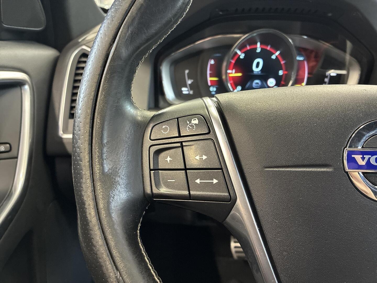 VOLVO XC60 2015
