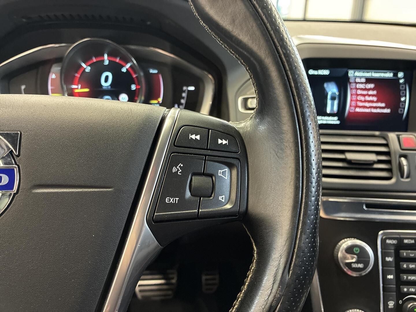 VOLVO XC60 2015