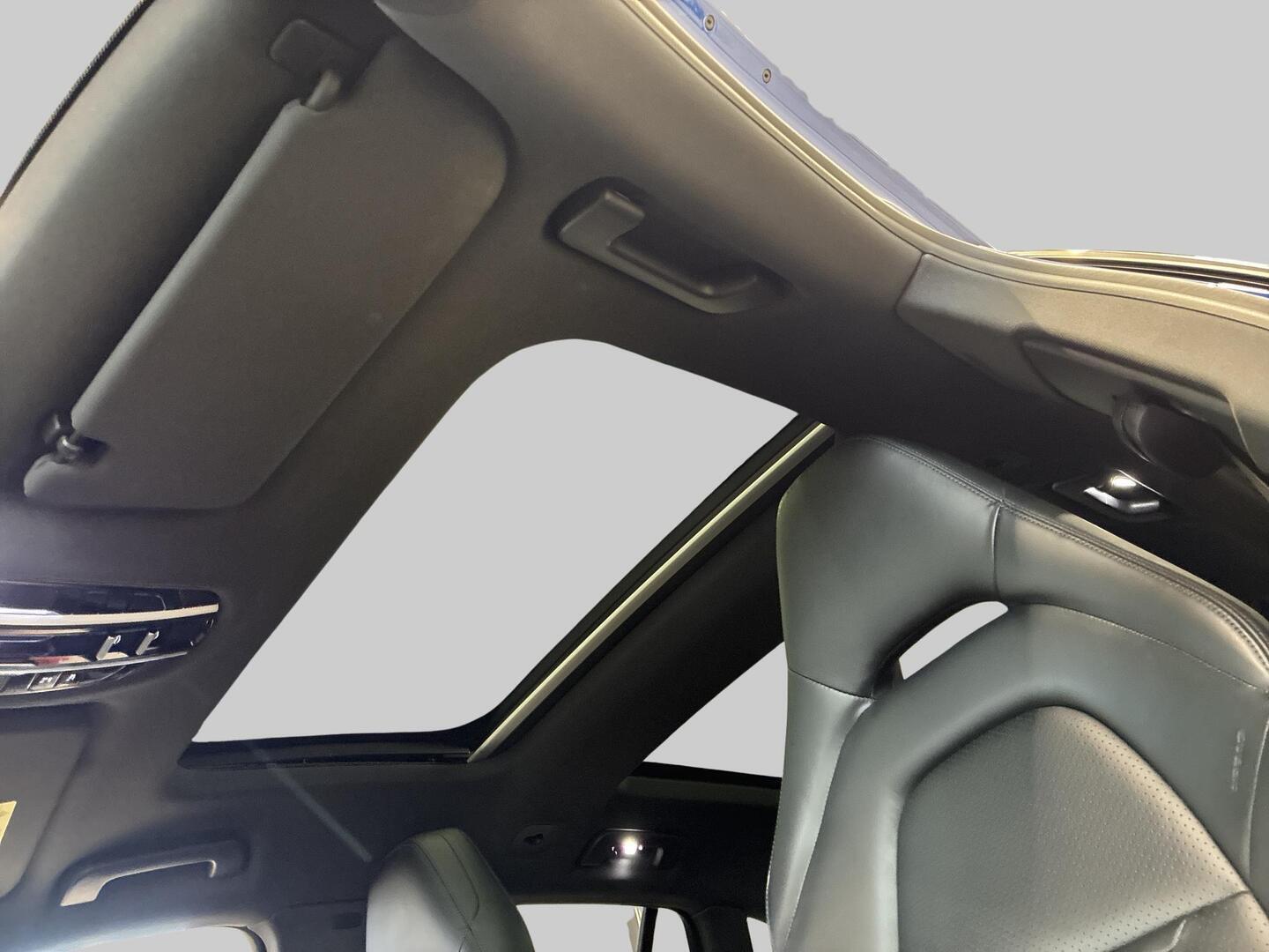 PORSCHE Panamera 2018