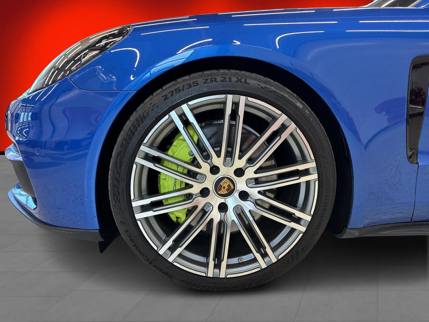 PORSCHE Panamera 2018
