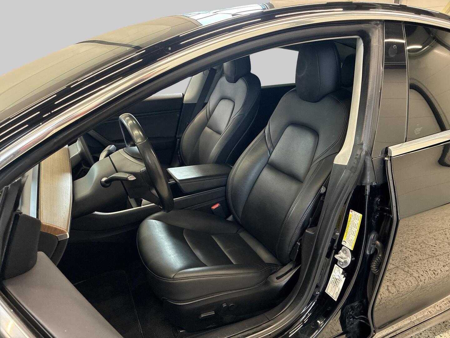 TESLA Model 3 2019