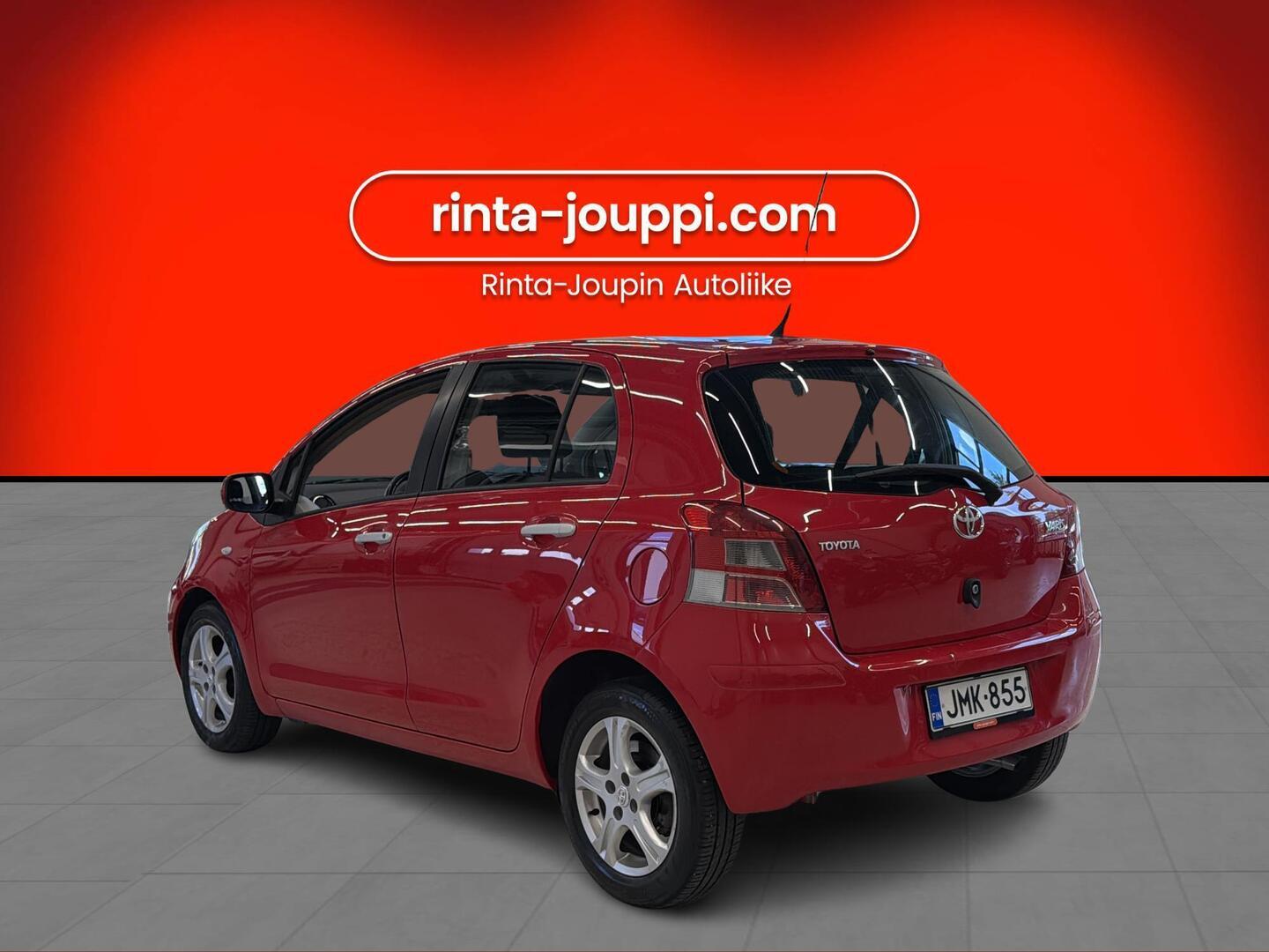 TOYOTA Yaris 2011