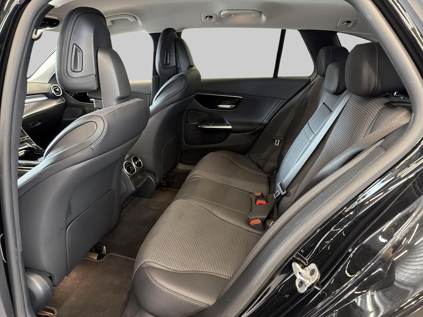 MERCEDES-BENZ C 2023