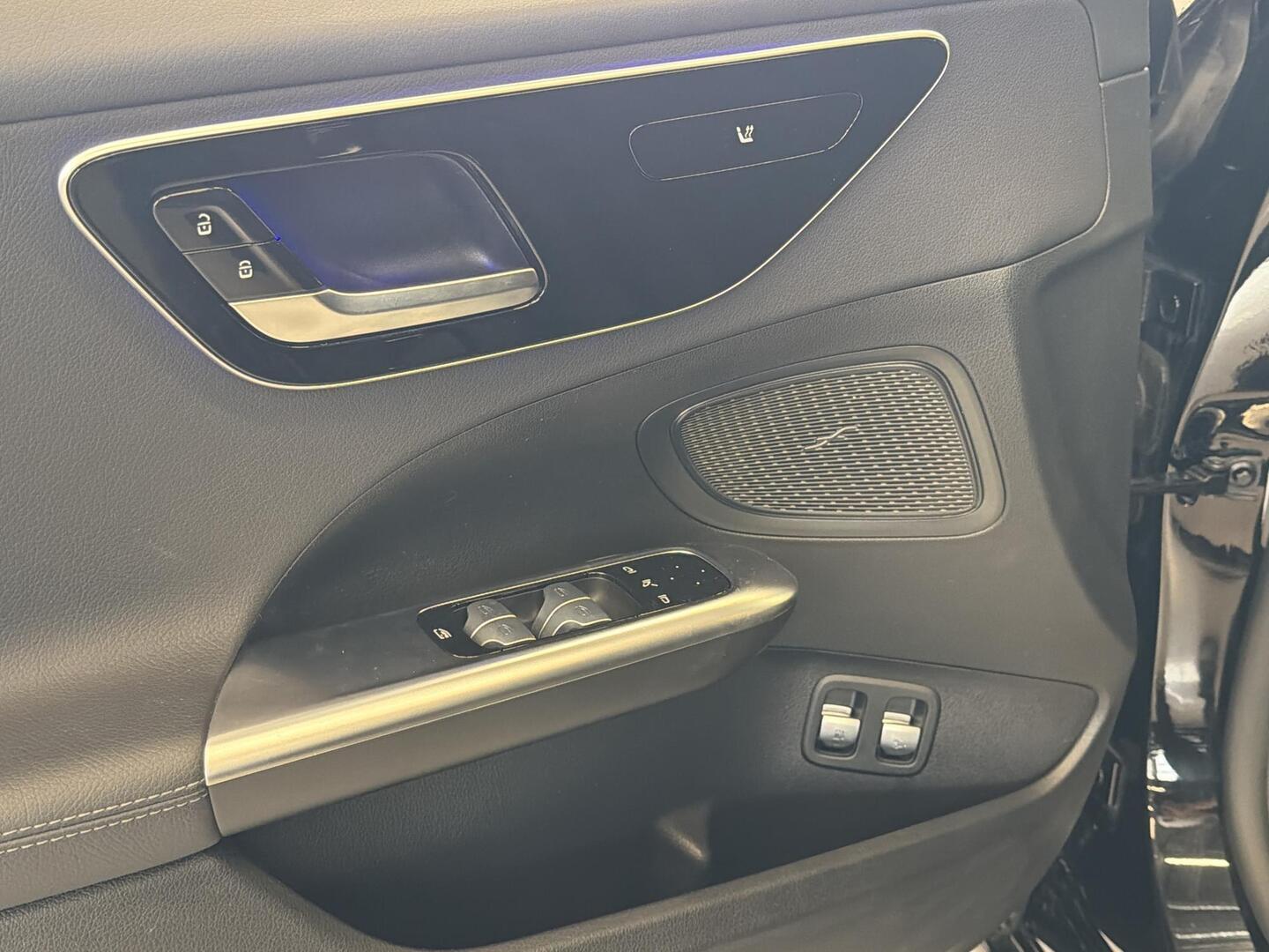MERCEDES-BENZ C 2023