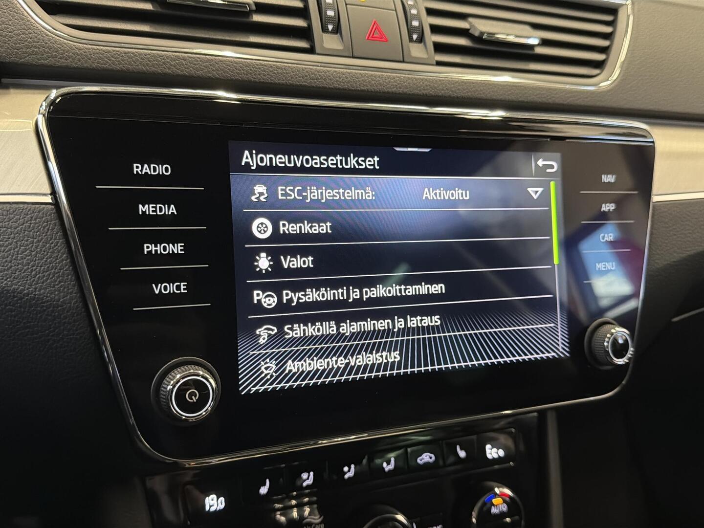 SKODA Superb 2023