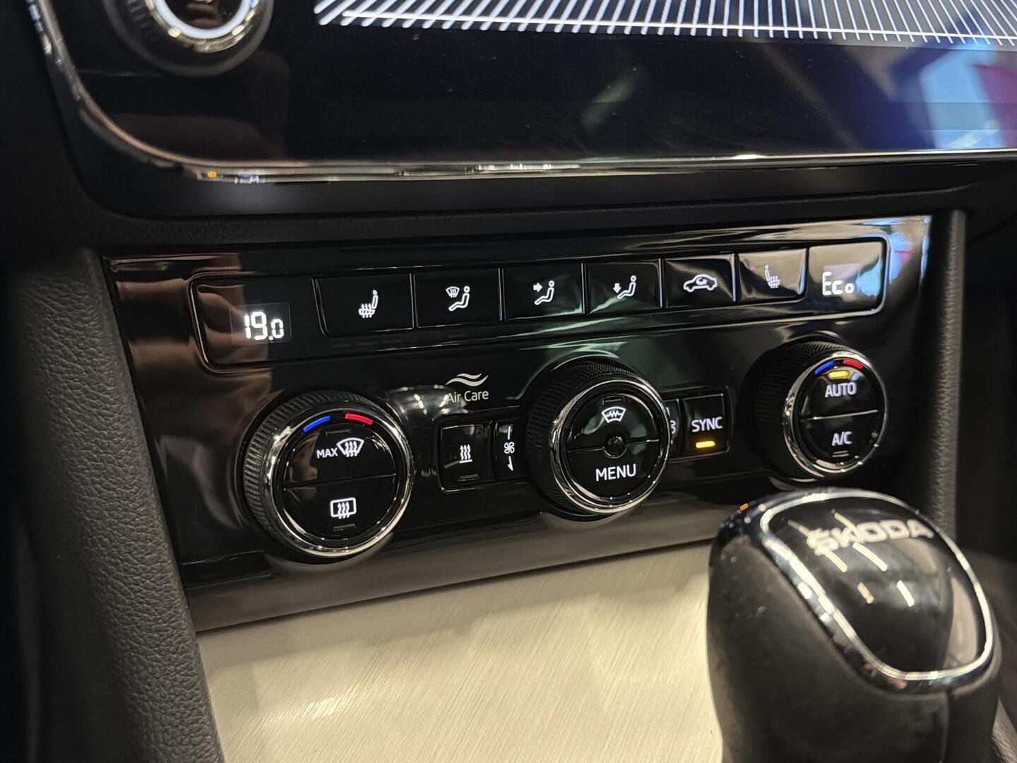 SKODA Superb 2023