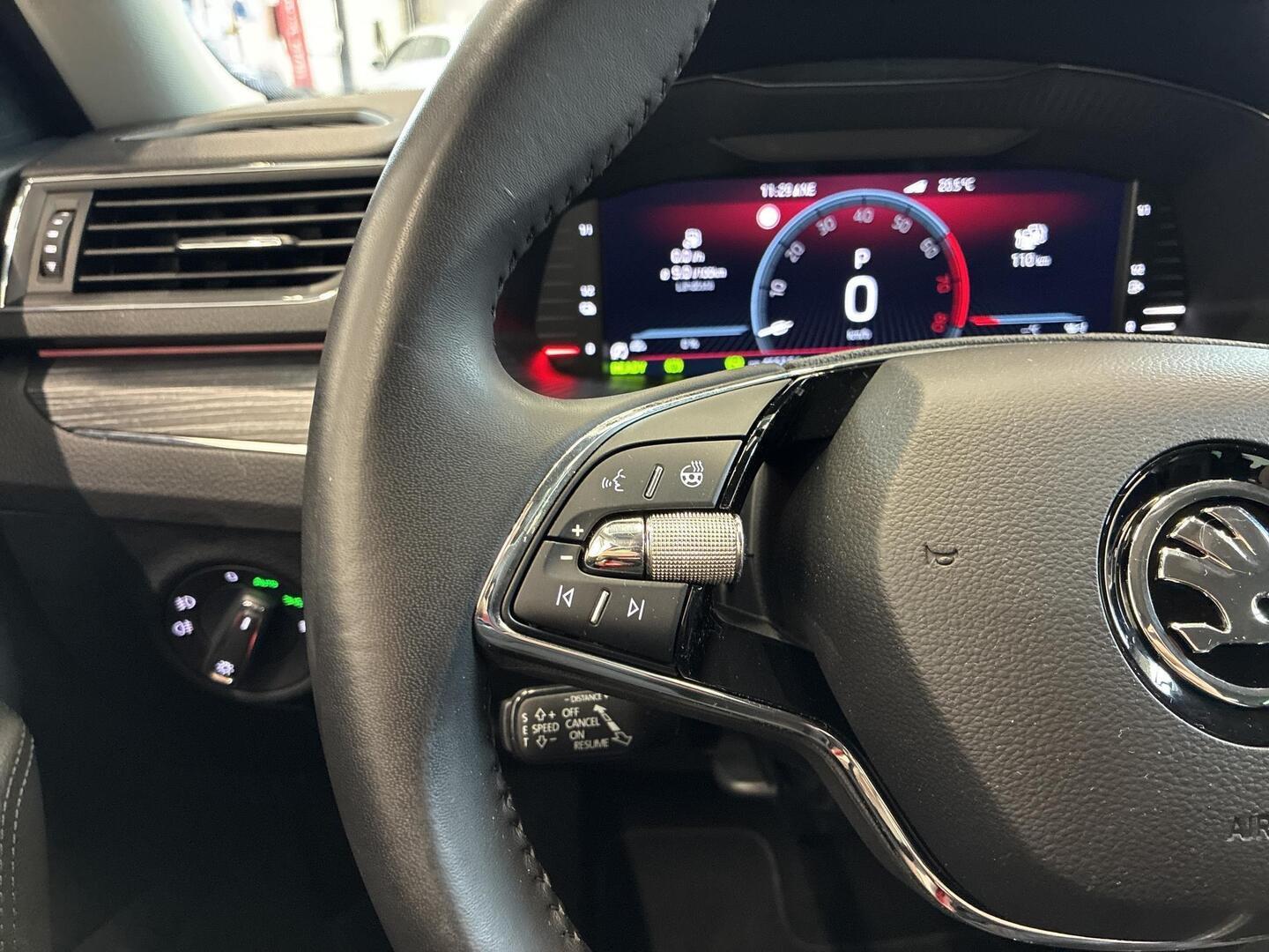 SKODA Superb 2023