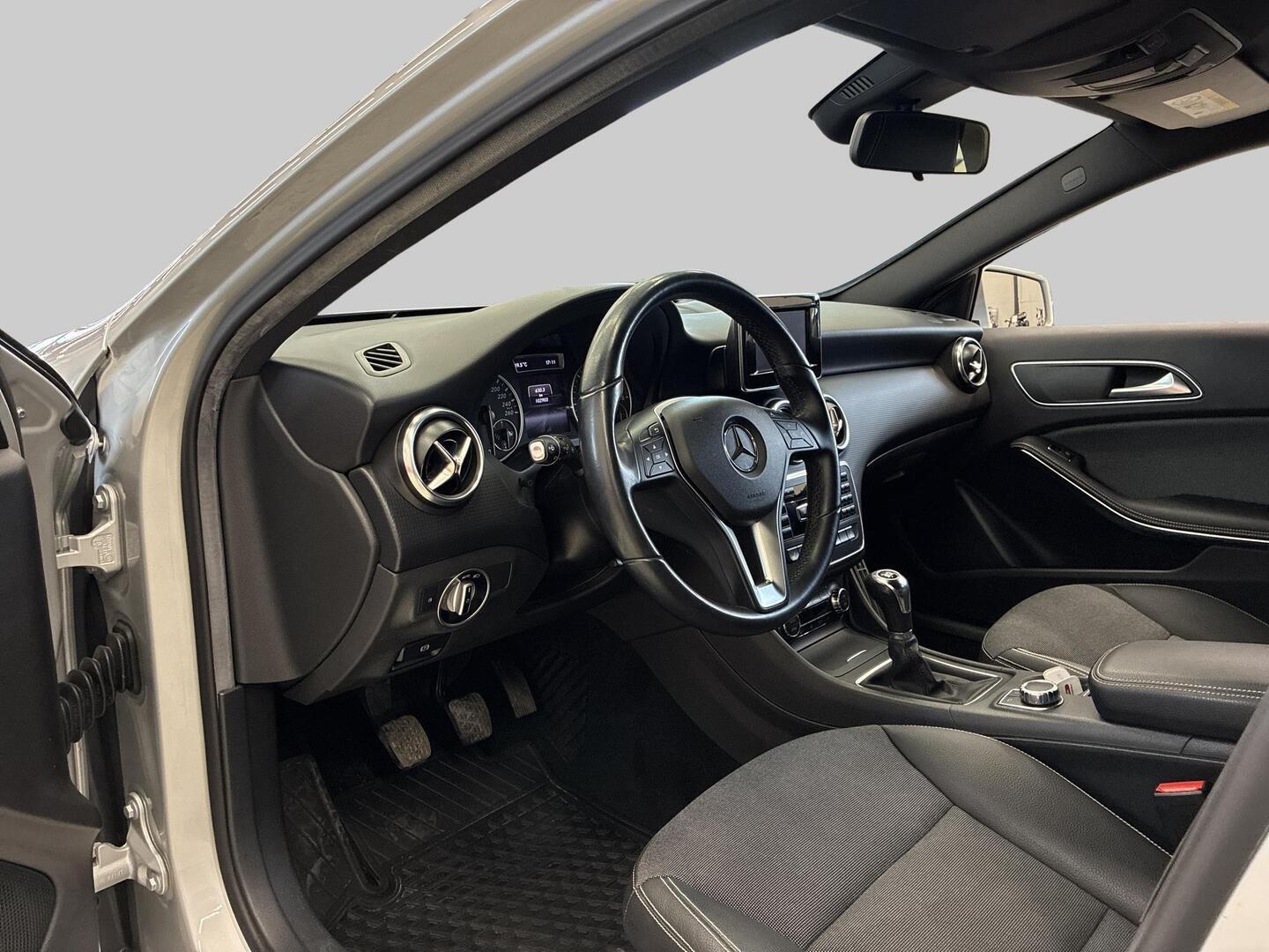 MERCEDES-BENZ A 2014