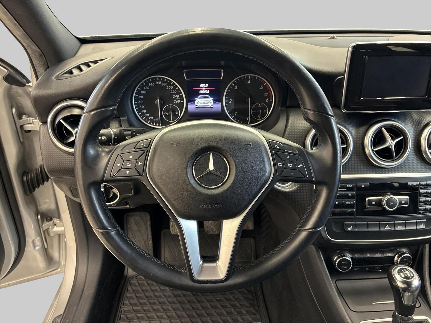 MERCEDES-BENZ A 2014