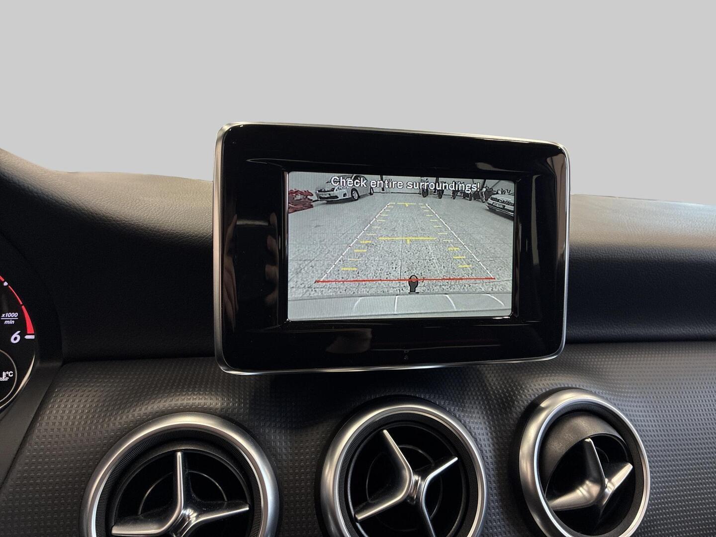 MERCEDES-BENZ A 2014