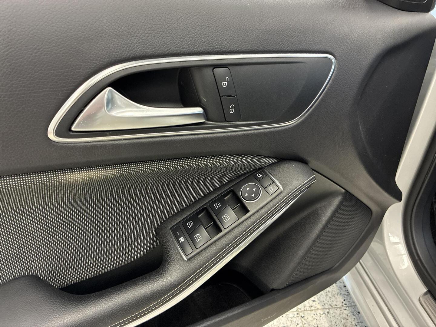 MERCEDES-BENZ A 2014