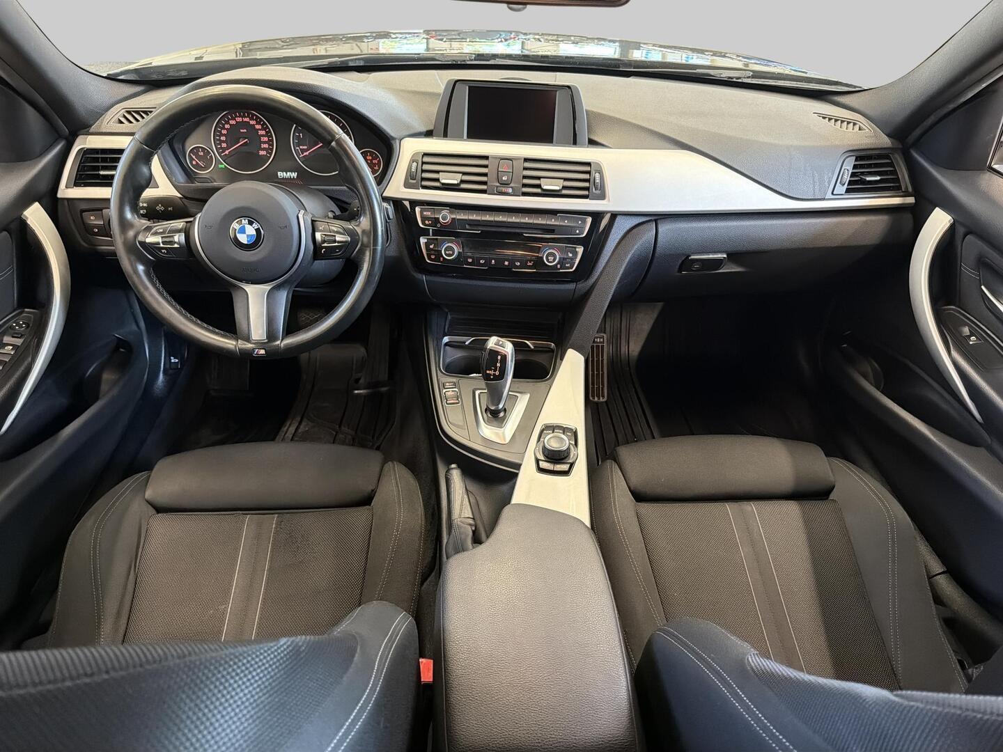 BMW 320 2016