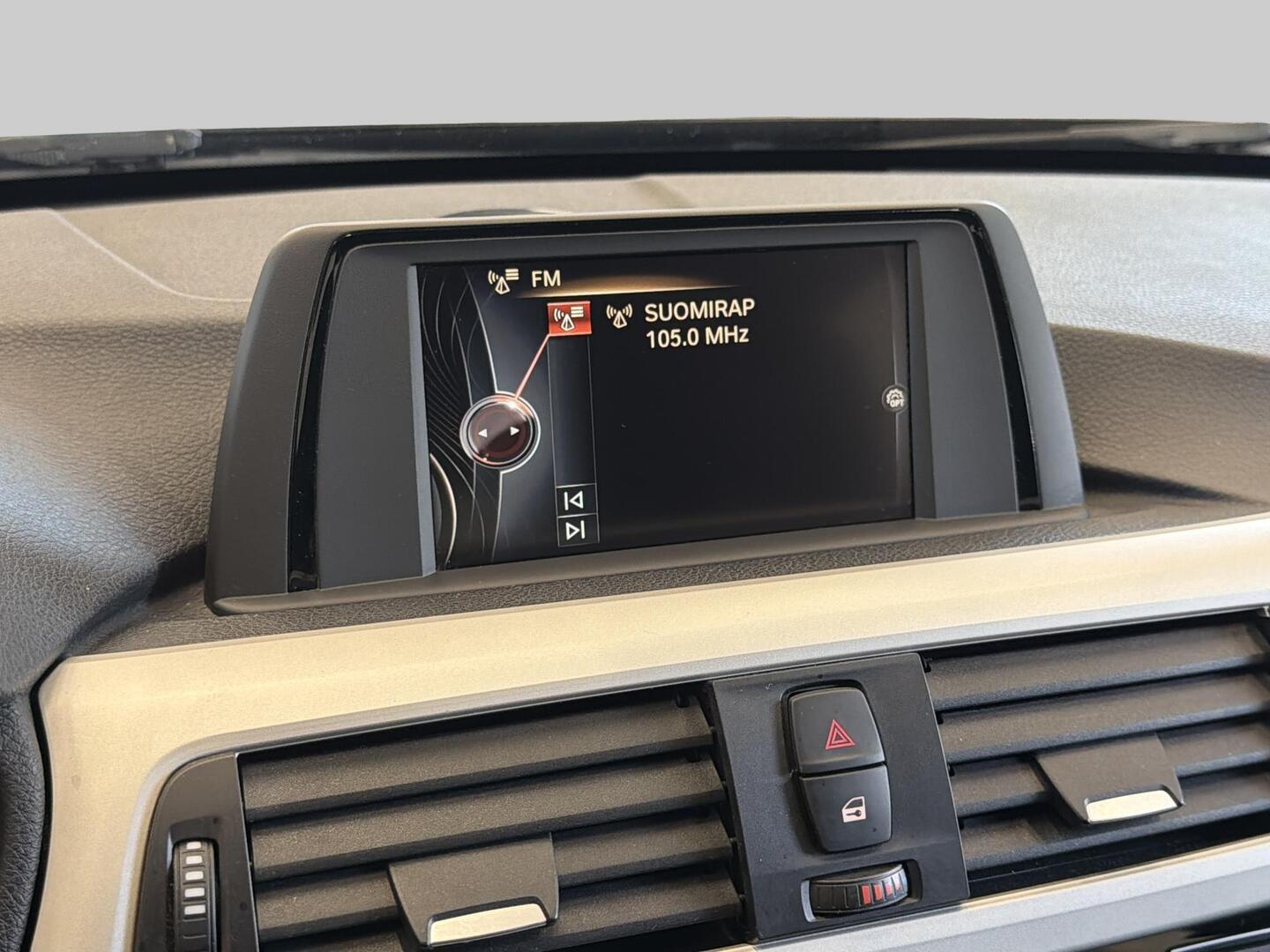 BMW 320 2016
