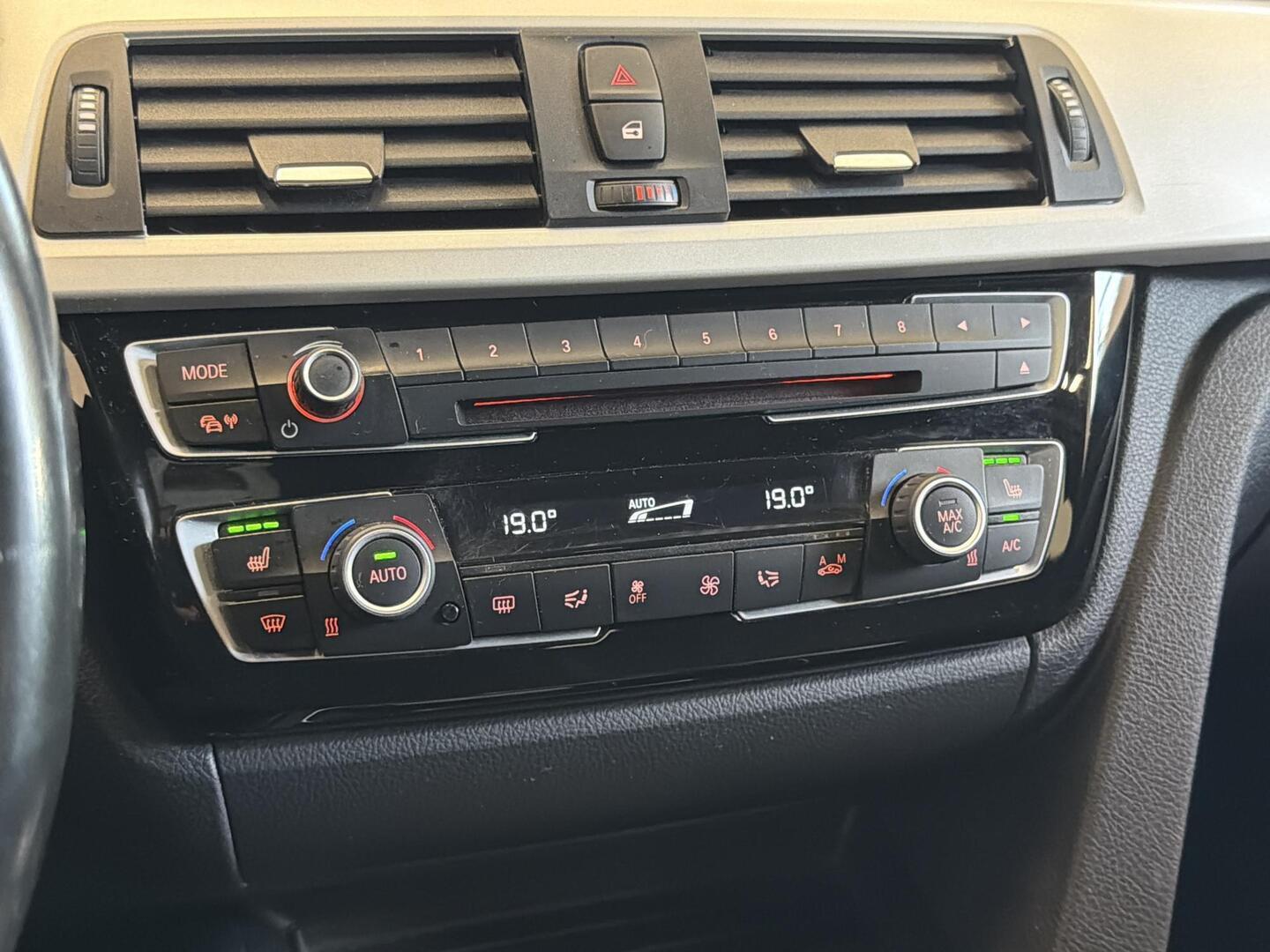 BMW 320 2016