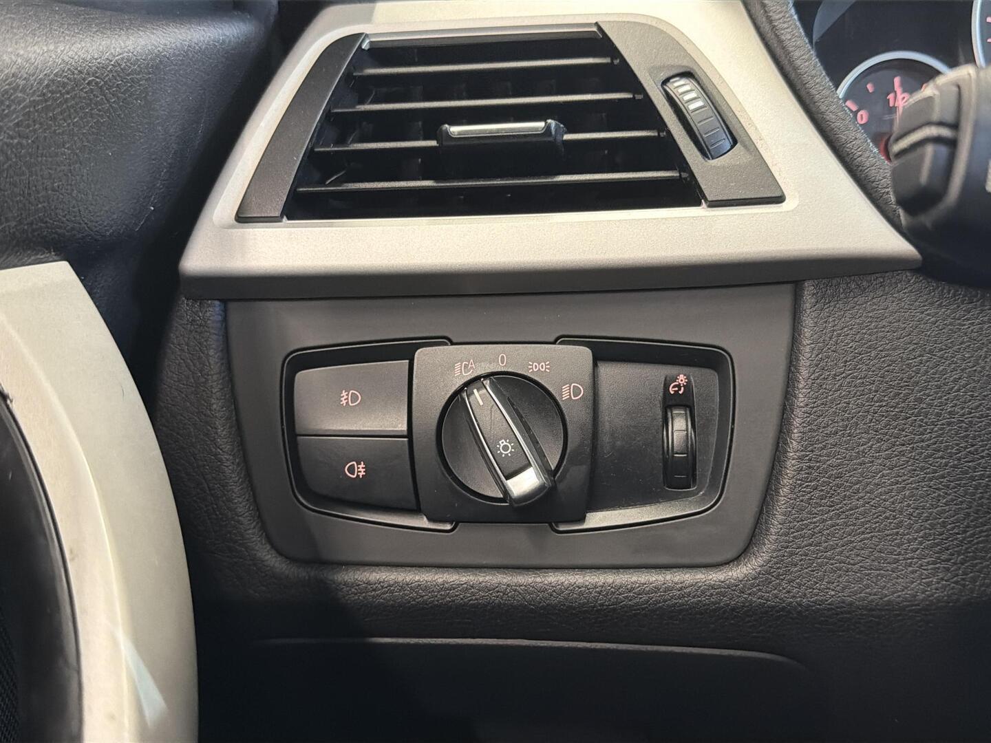 BMW 320 2016