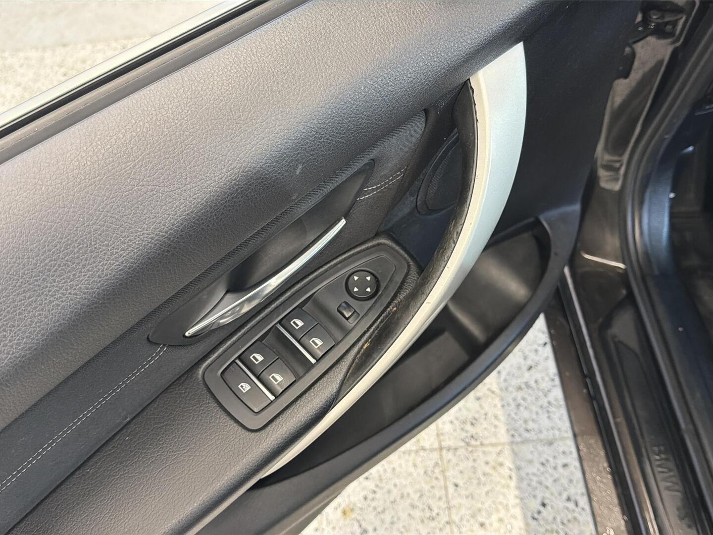 BMW 320 2016