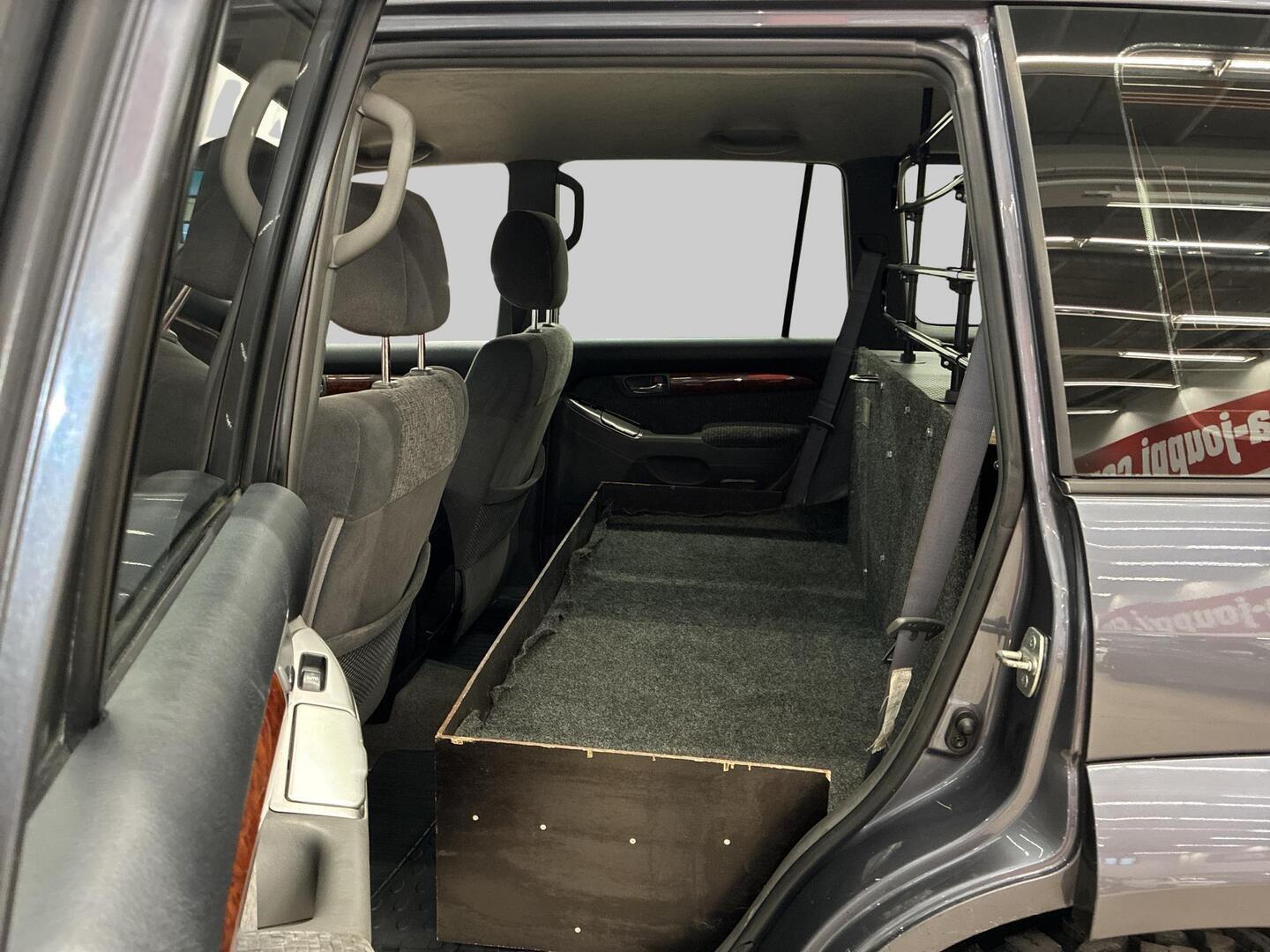 TOYOTA Land Cruiser 2003