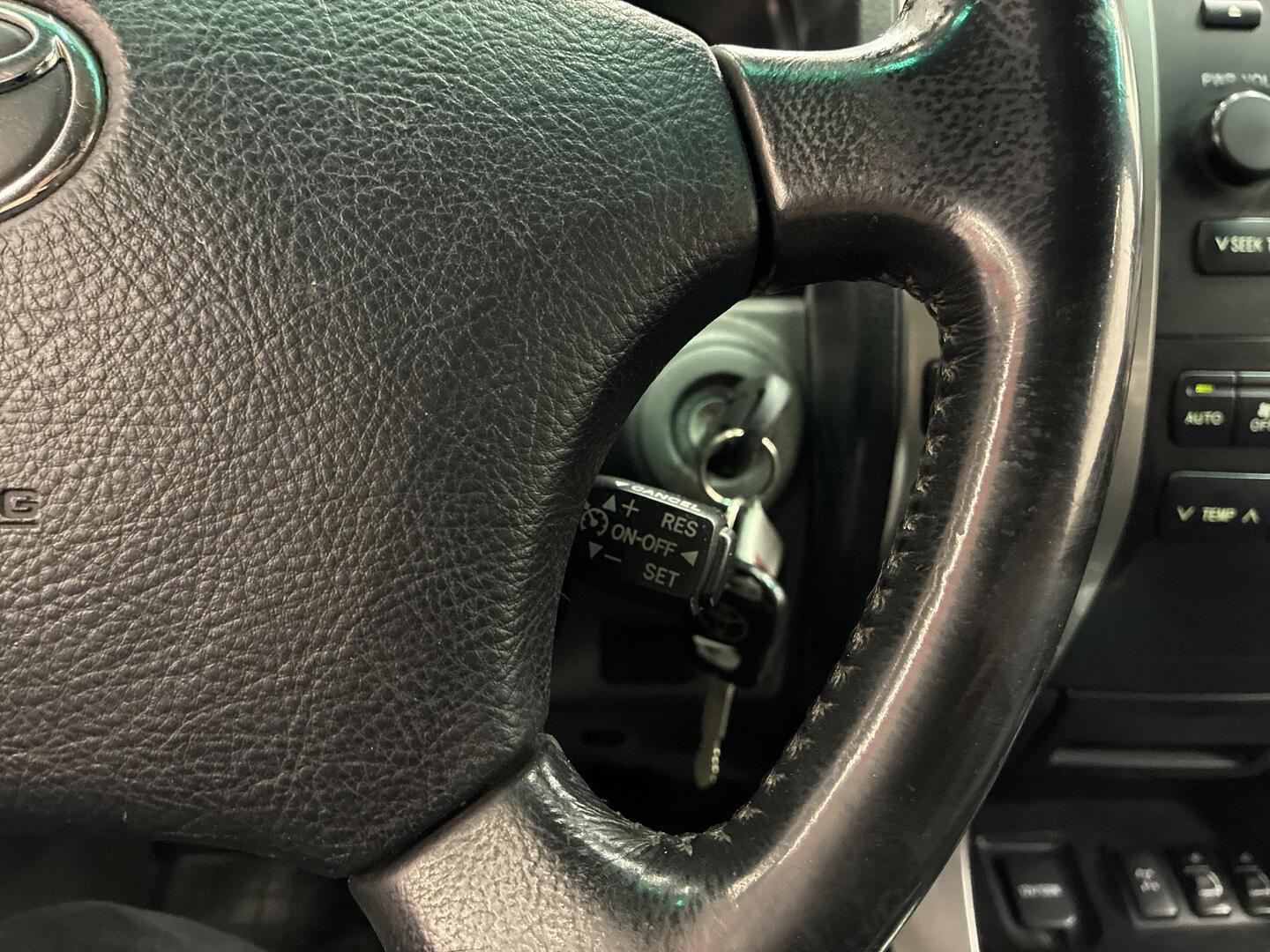 TOYOTA Land Cruiser 2003