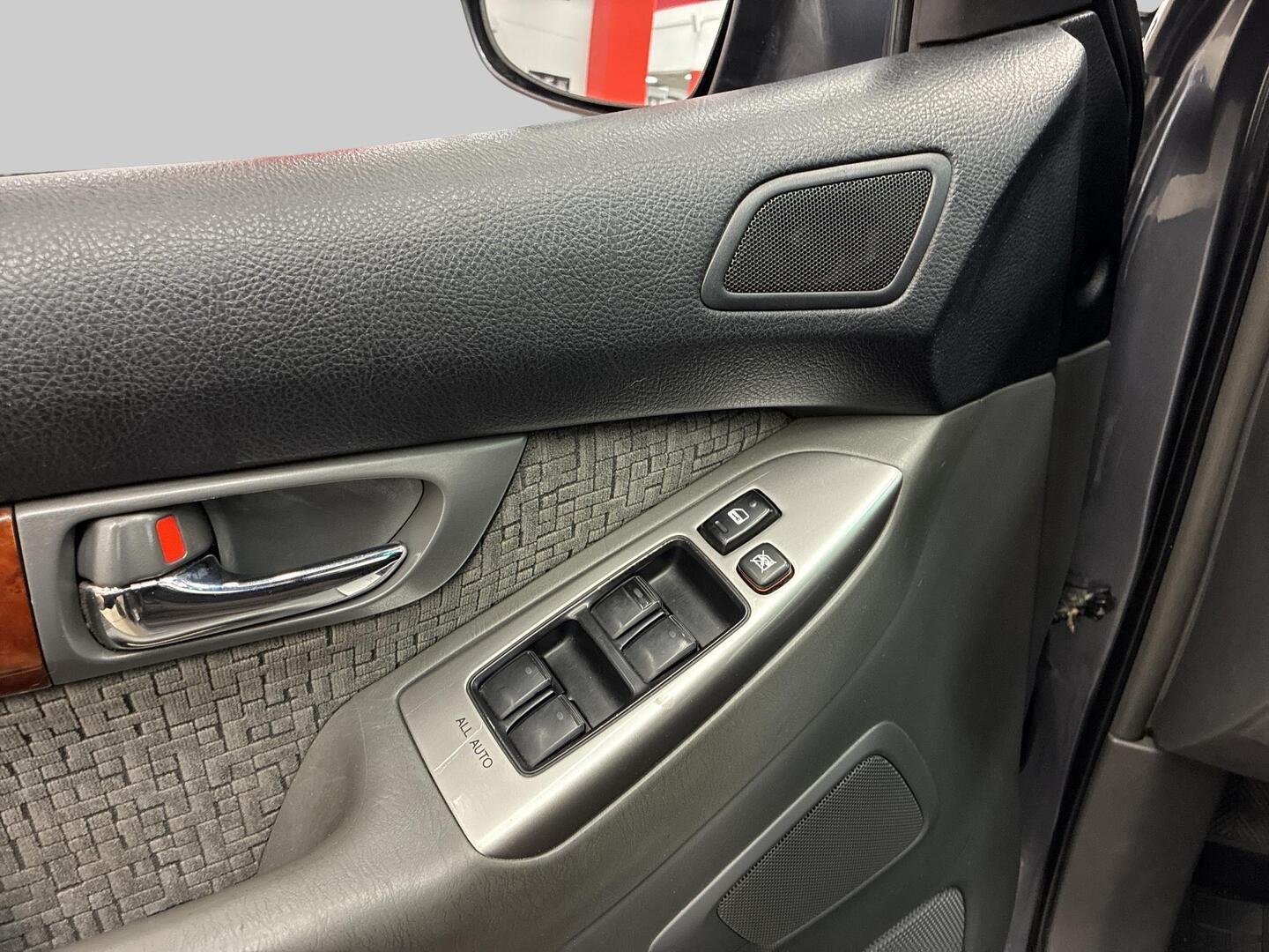 TOYOTA Land Cruiser 2003