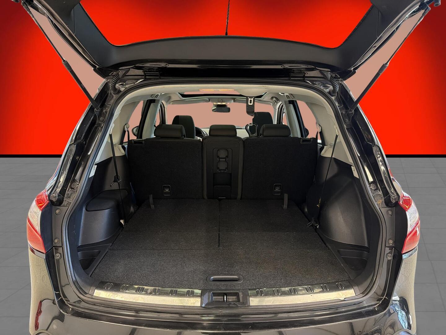 NISSAN Qashqai+2 2012