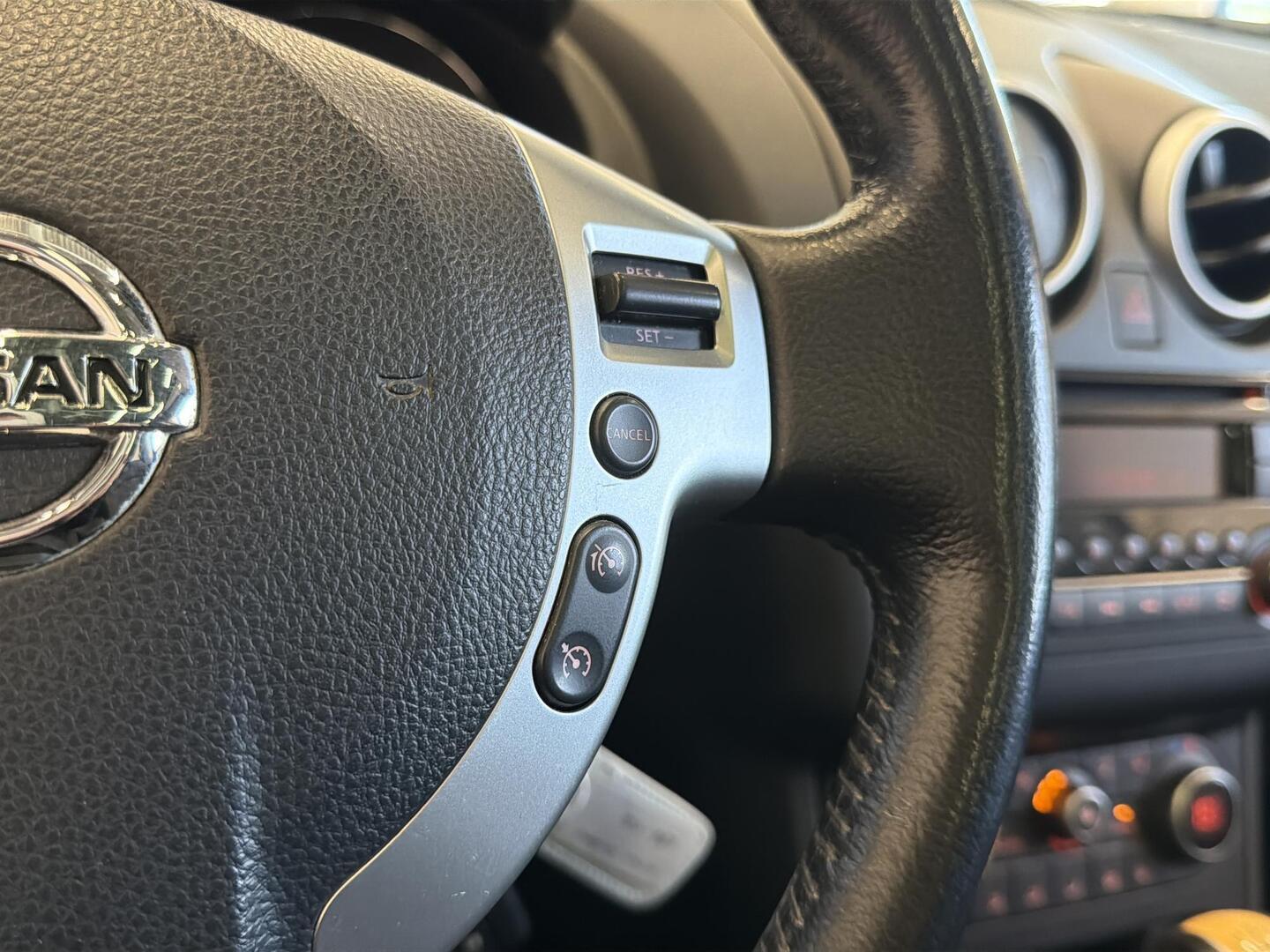 NISSAN Qashqai+2 2012