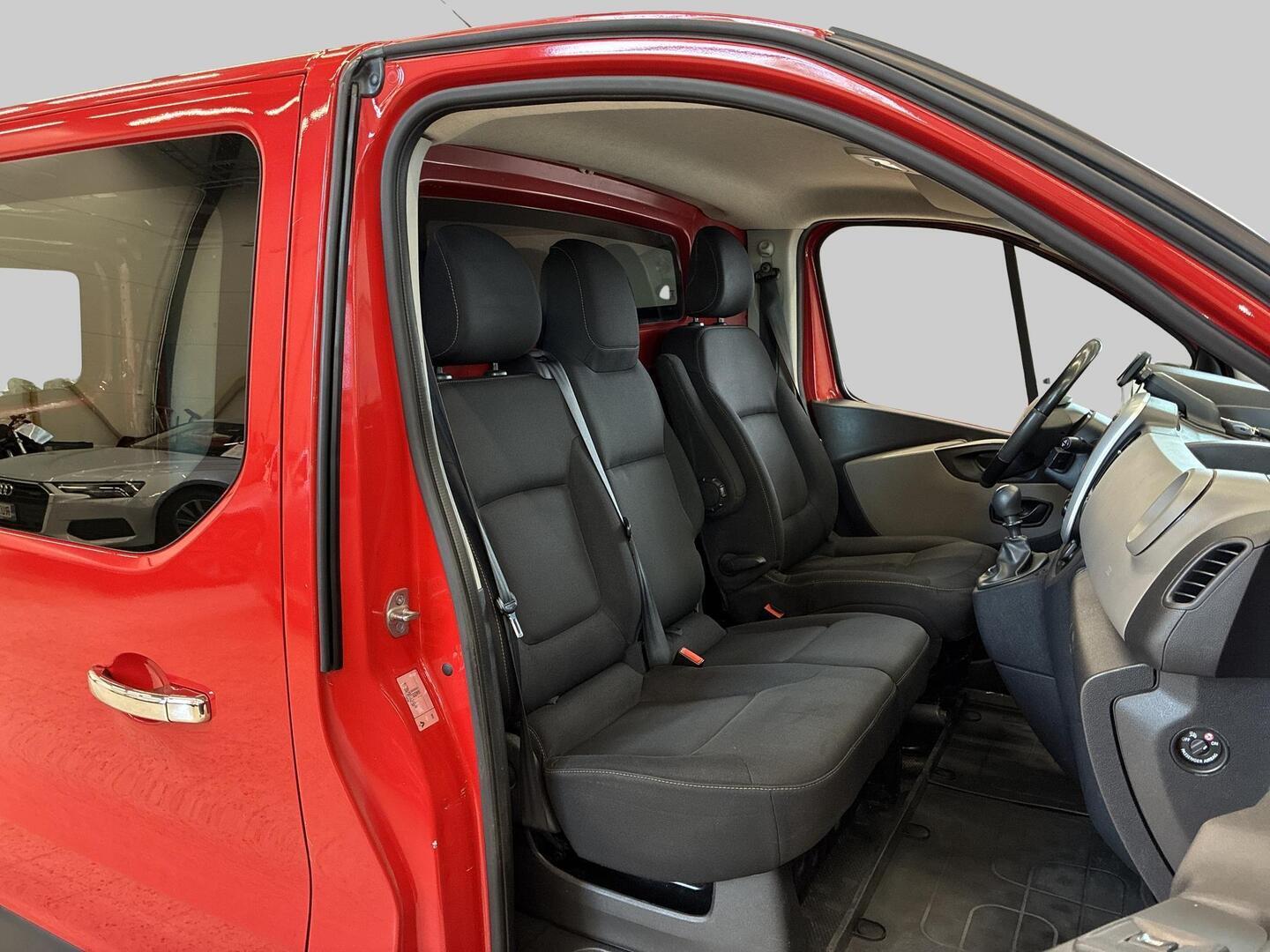 RENAULT Trafic 2016