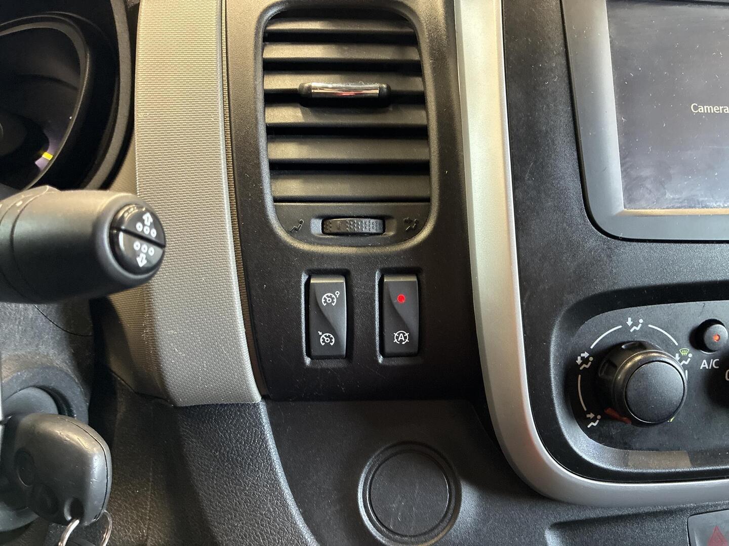 RENAULT Trafic 2016