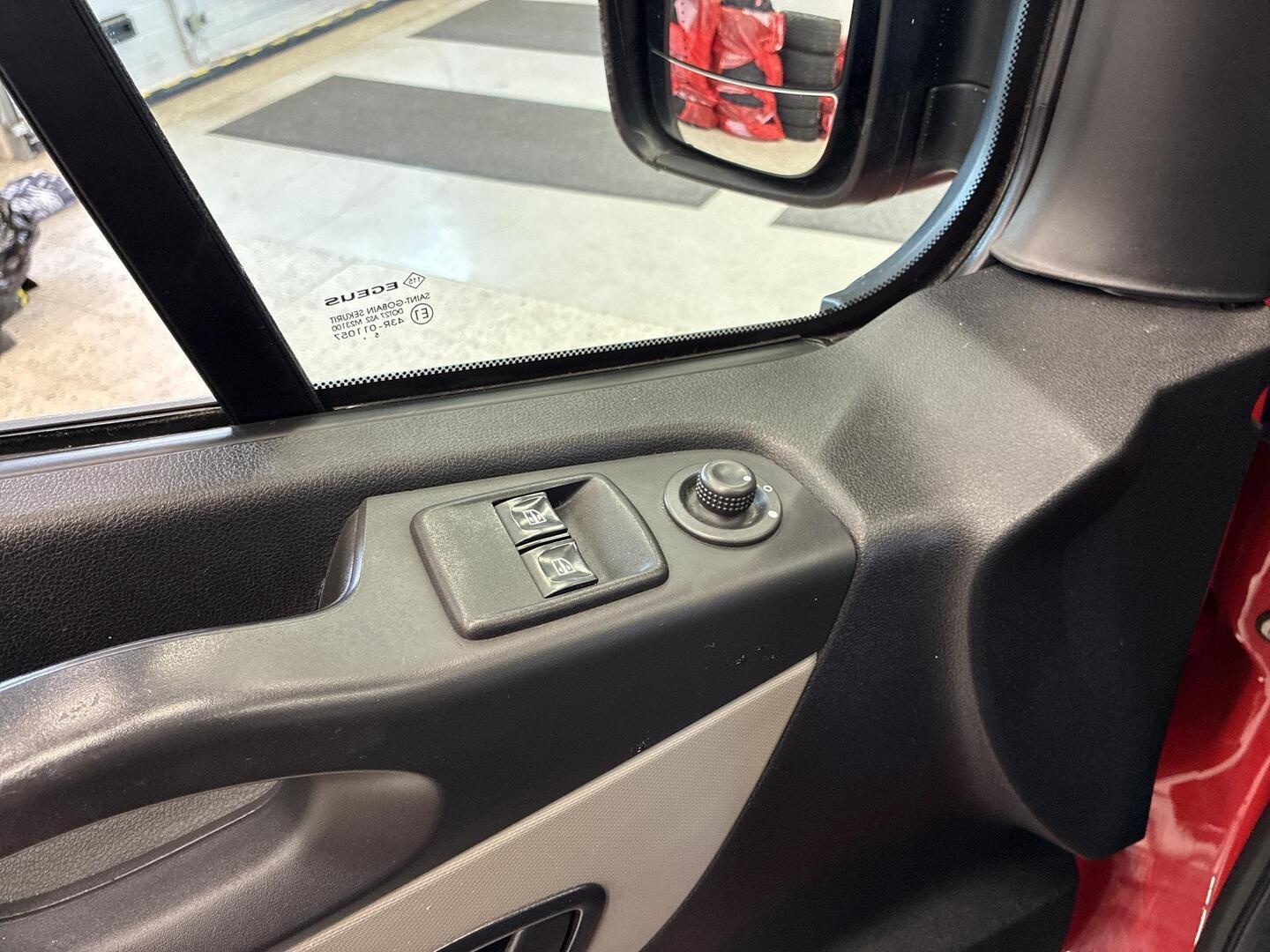 RENAULT Trafic 2016