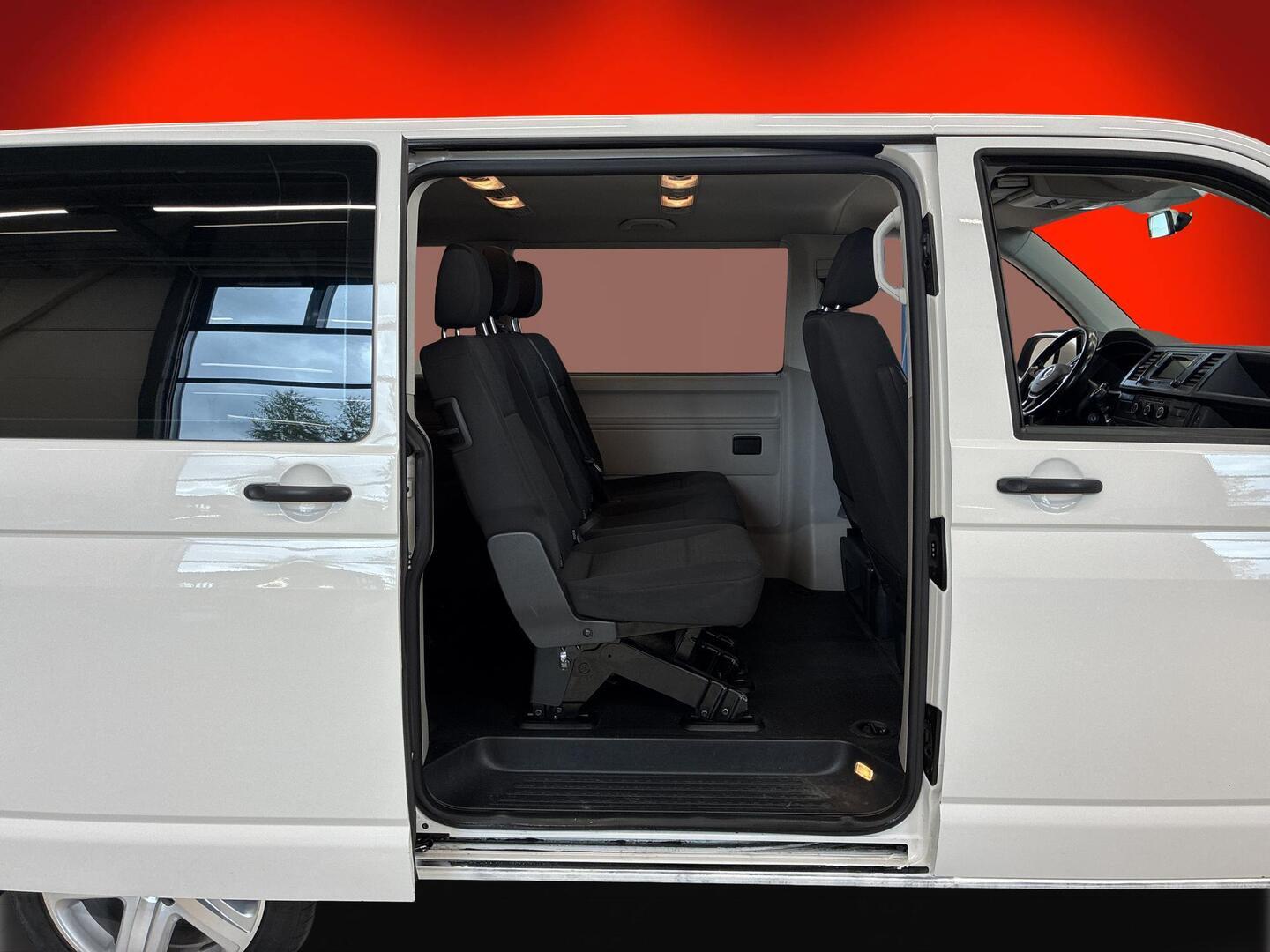 VOLKSWAGEN Caravelle 2016