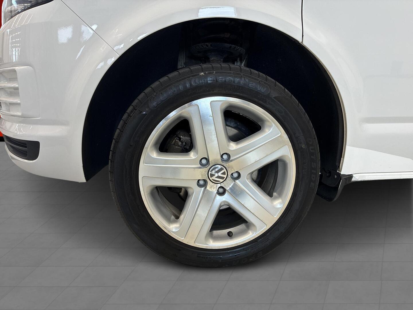 VOLKSWAGEN Caravelle 2016