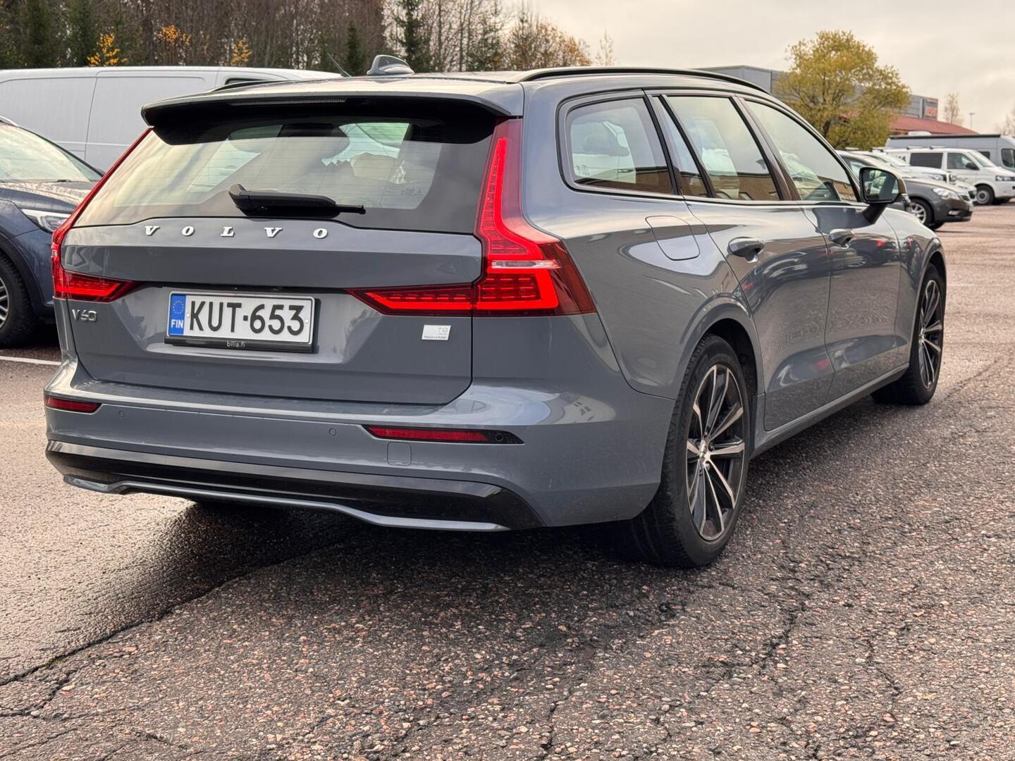 VOLVO V60 2023