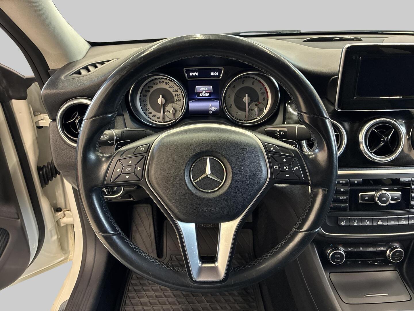 MERCEDES-BENZ CLA 2014