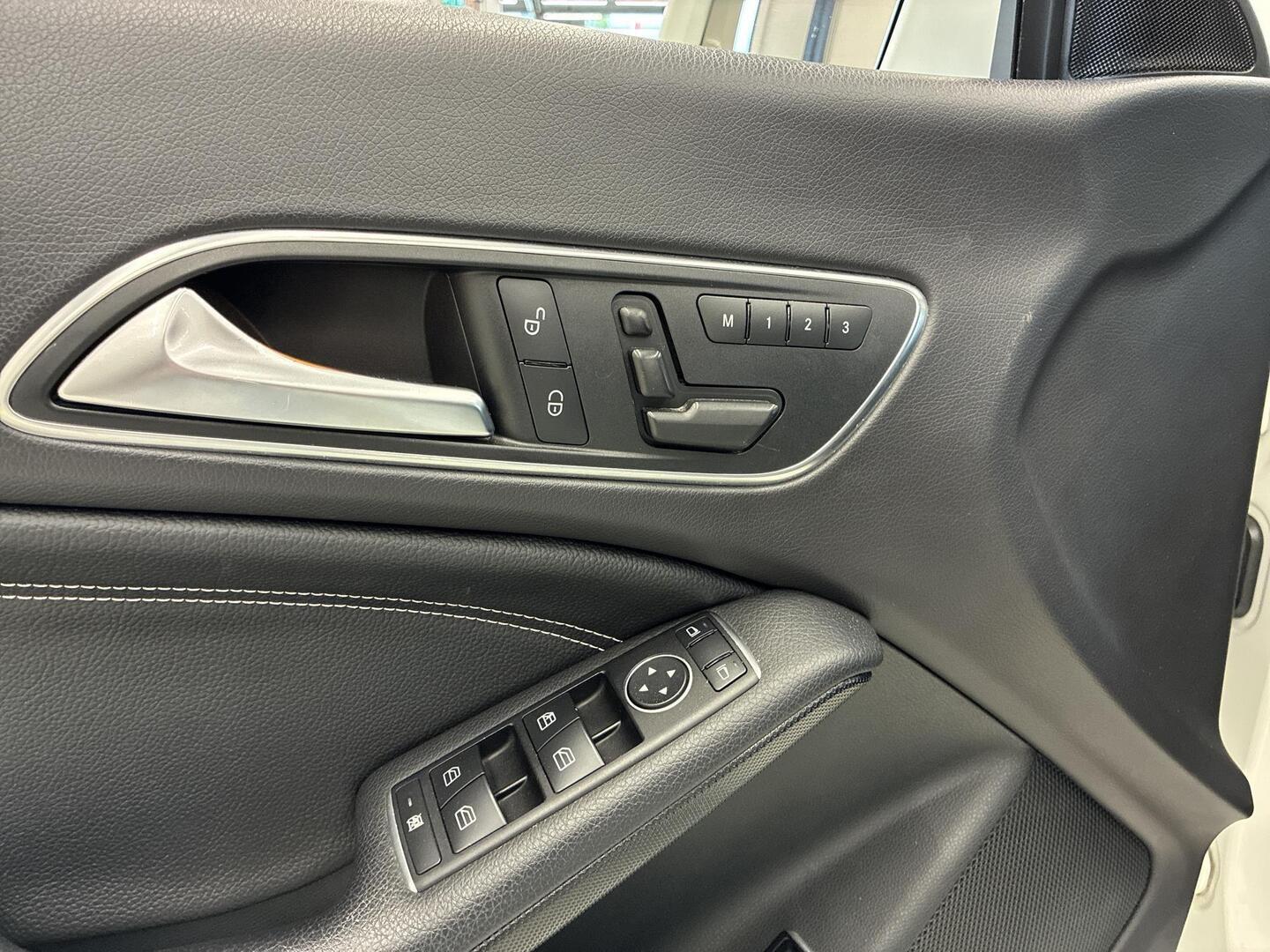 MERCEDES-BENZ CLA 2014