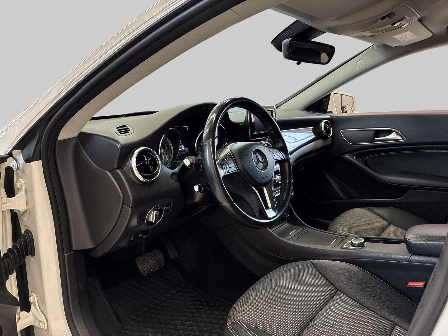 MERCEDES-BENZ CLA 2014