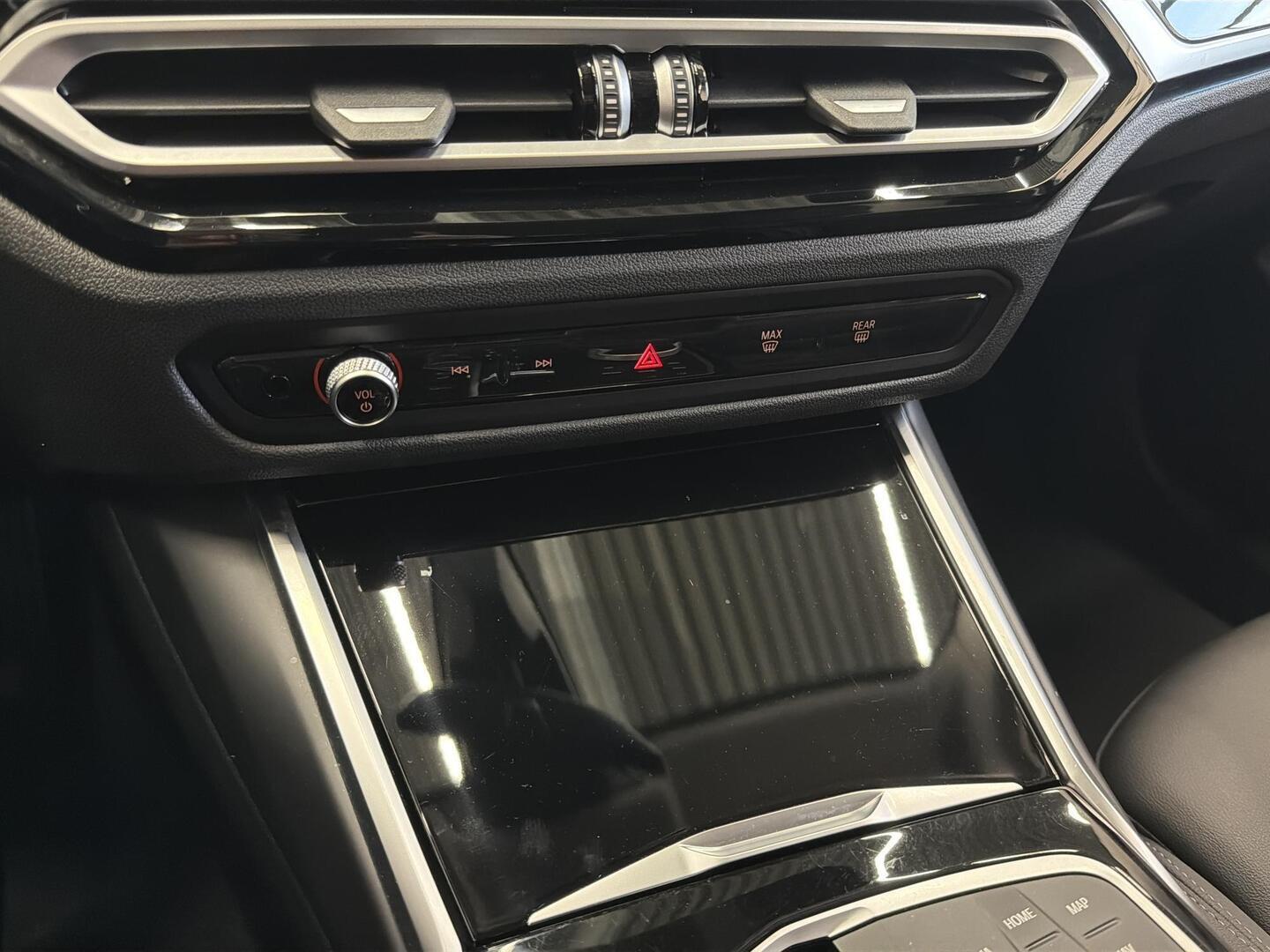 BMW 330 2023