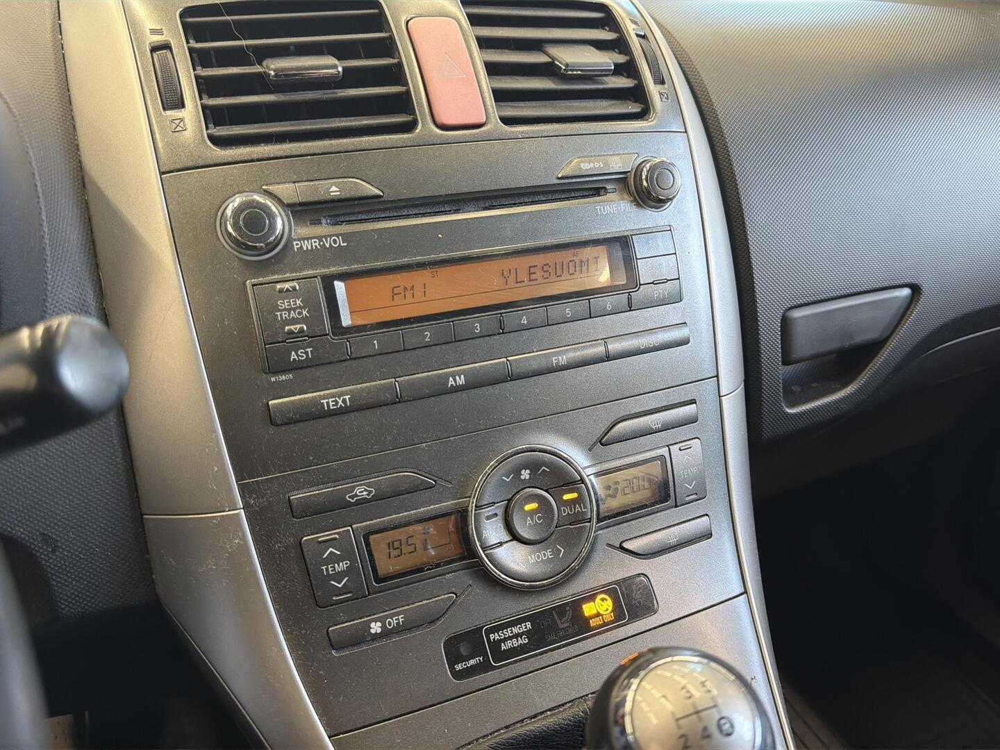 TOYOTA Auris 2008