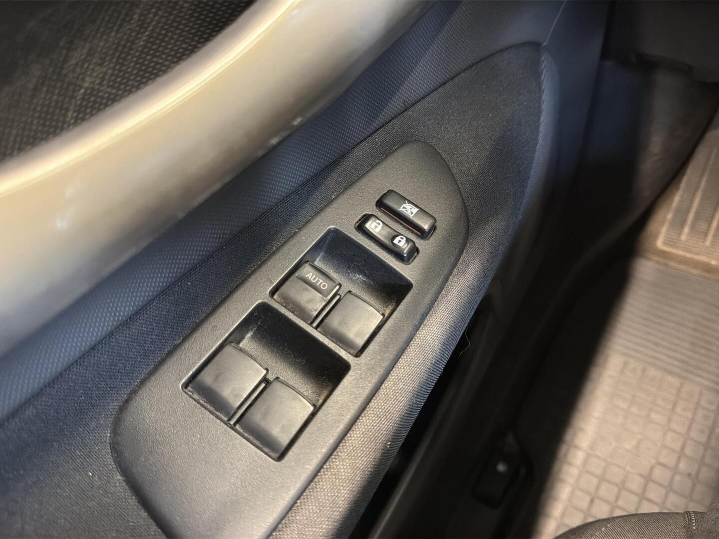 TOYOTA Auris 2008