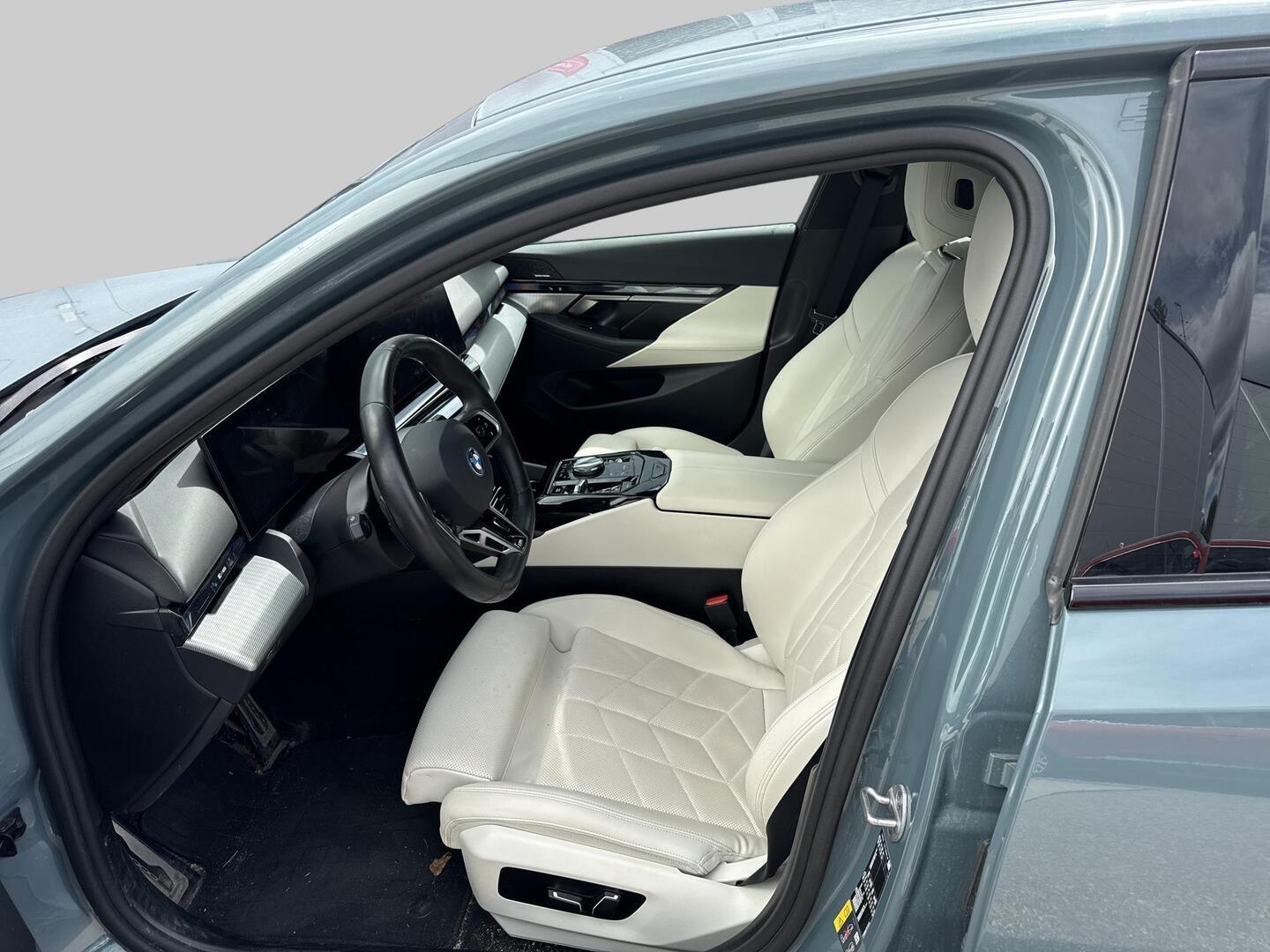 BMW i5 2024