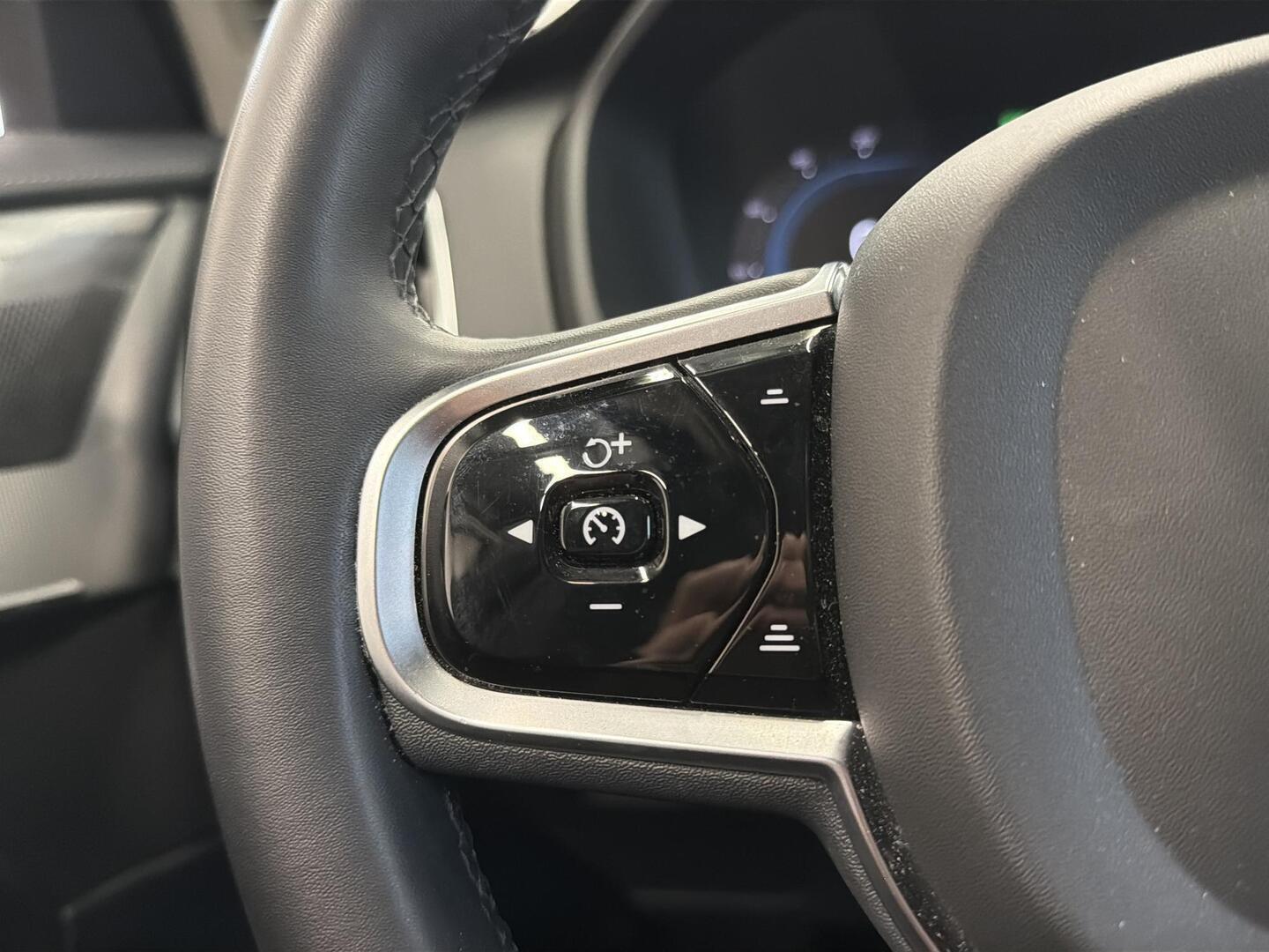 VOLVO XC90 2023