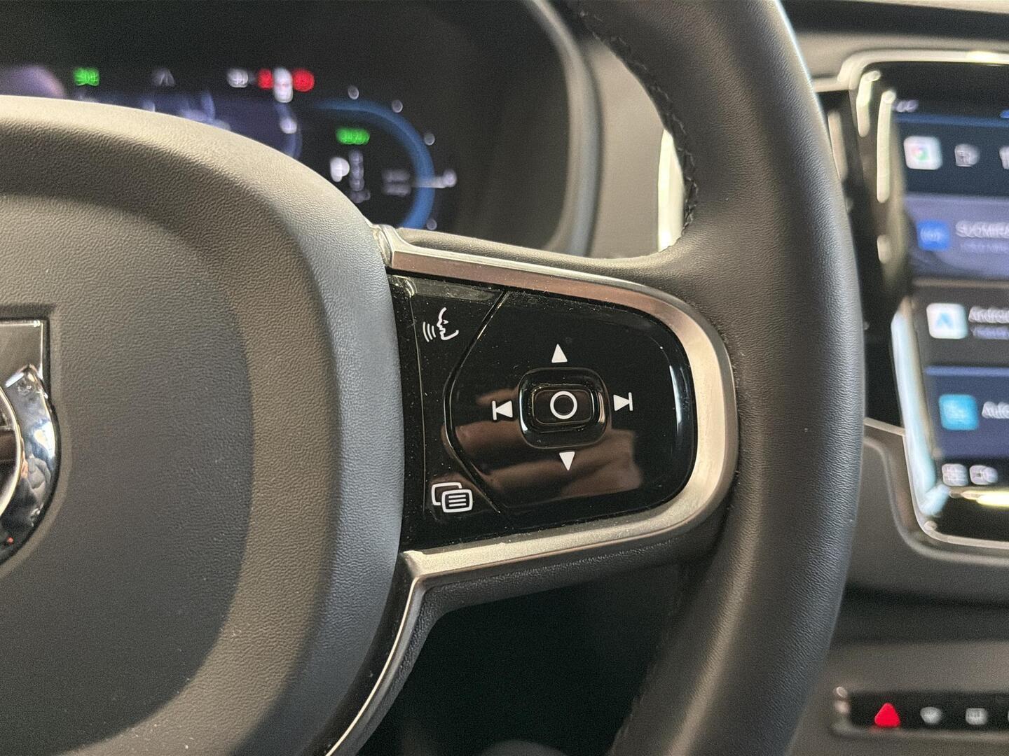VOLVO XC90 2023