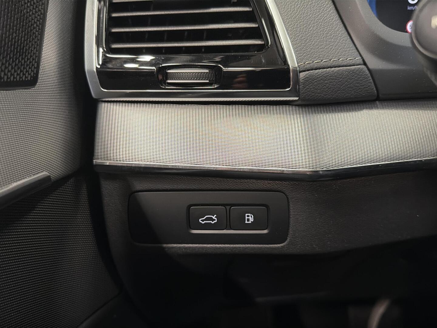 VOLVO XC90 2023