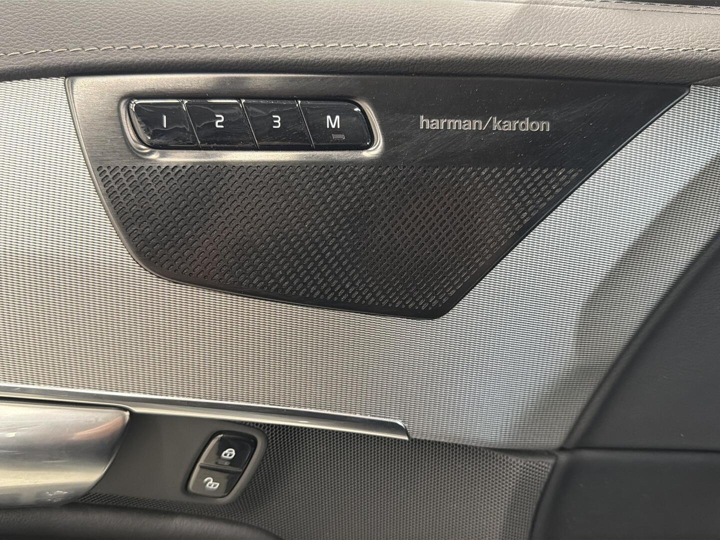 VOLVO XC90 2023