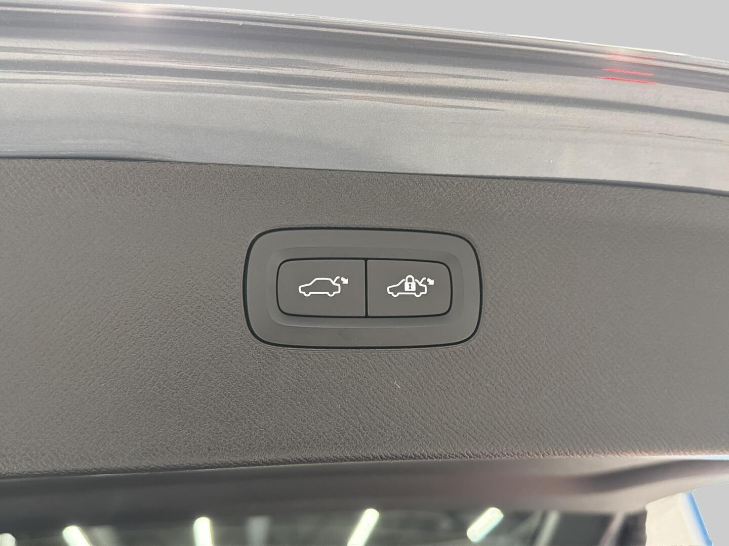 VOLVO XC90 2023