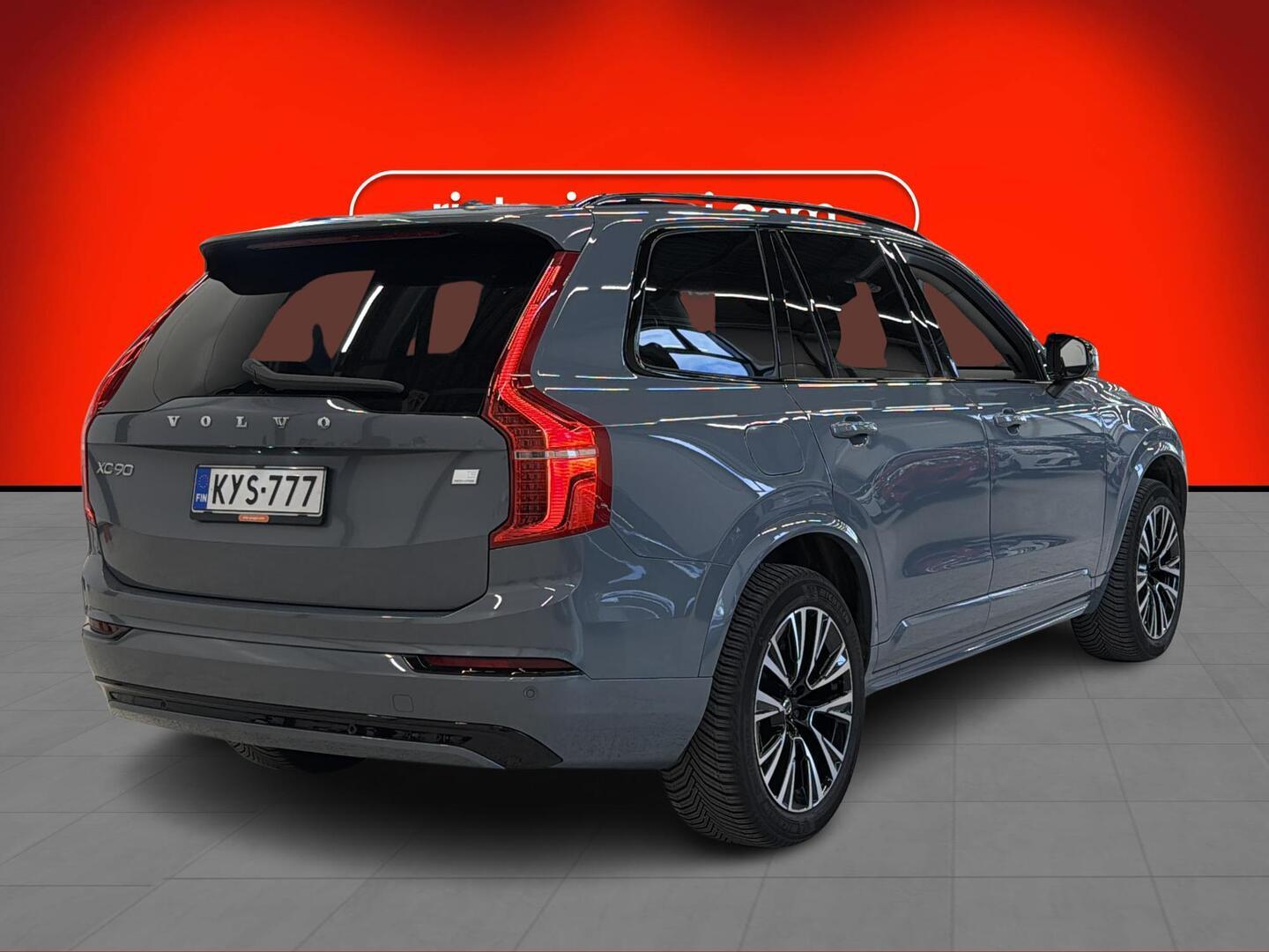 VOLVO XC90 2023