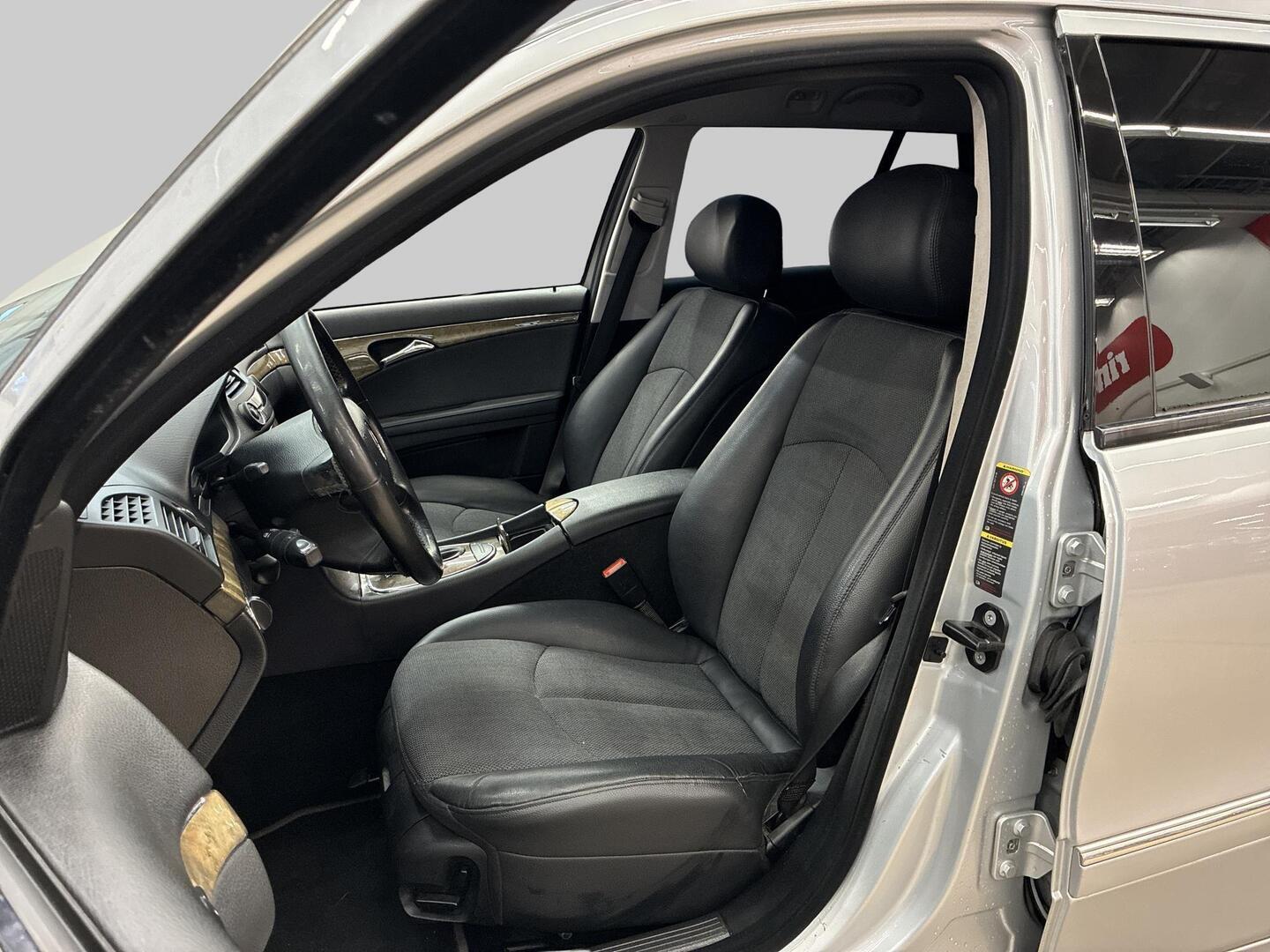 MERCEDES-BENZ E 2008