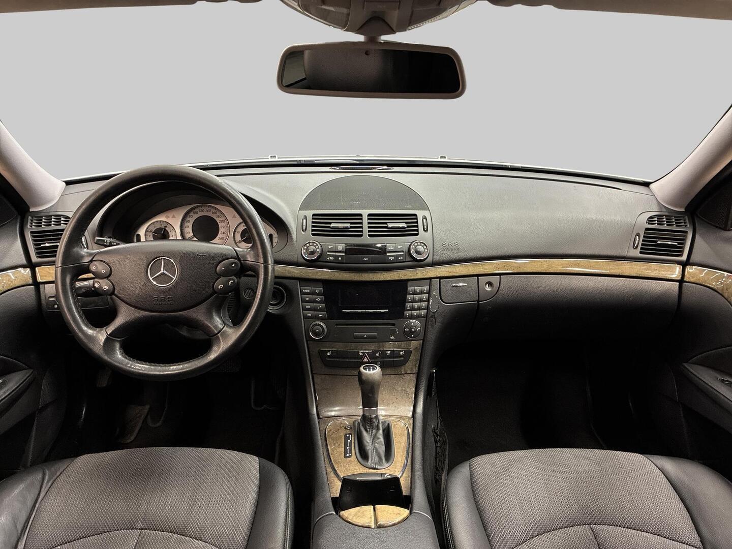 MERCEDES-BENZ E 2008