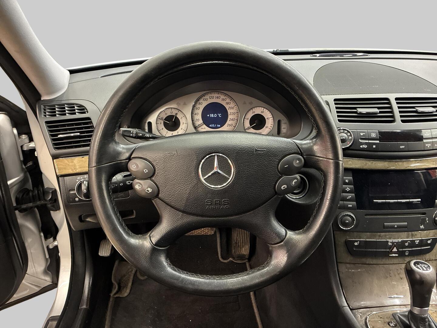 MERCEDES-BENZ E 2008