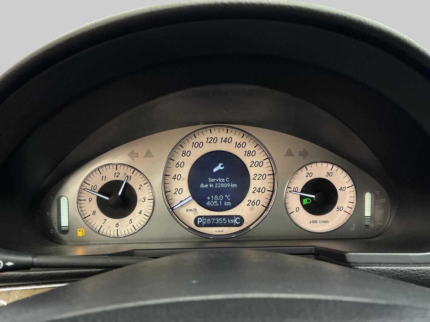 MERCEDES-BENZ E 2008