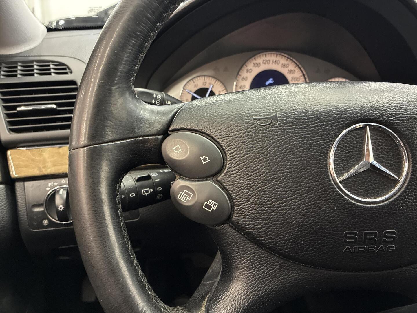 MERCEDES-BENZ E 2008
