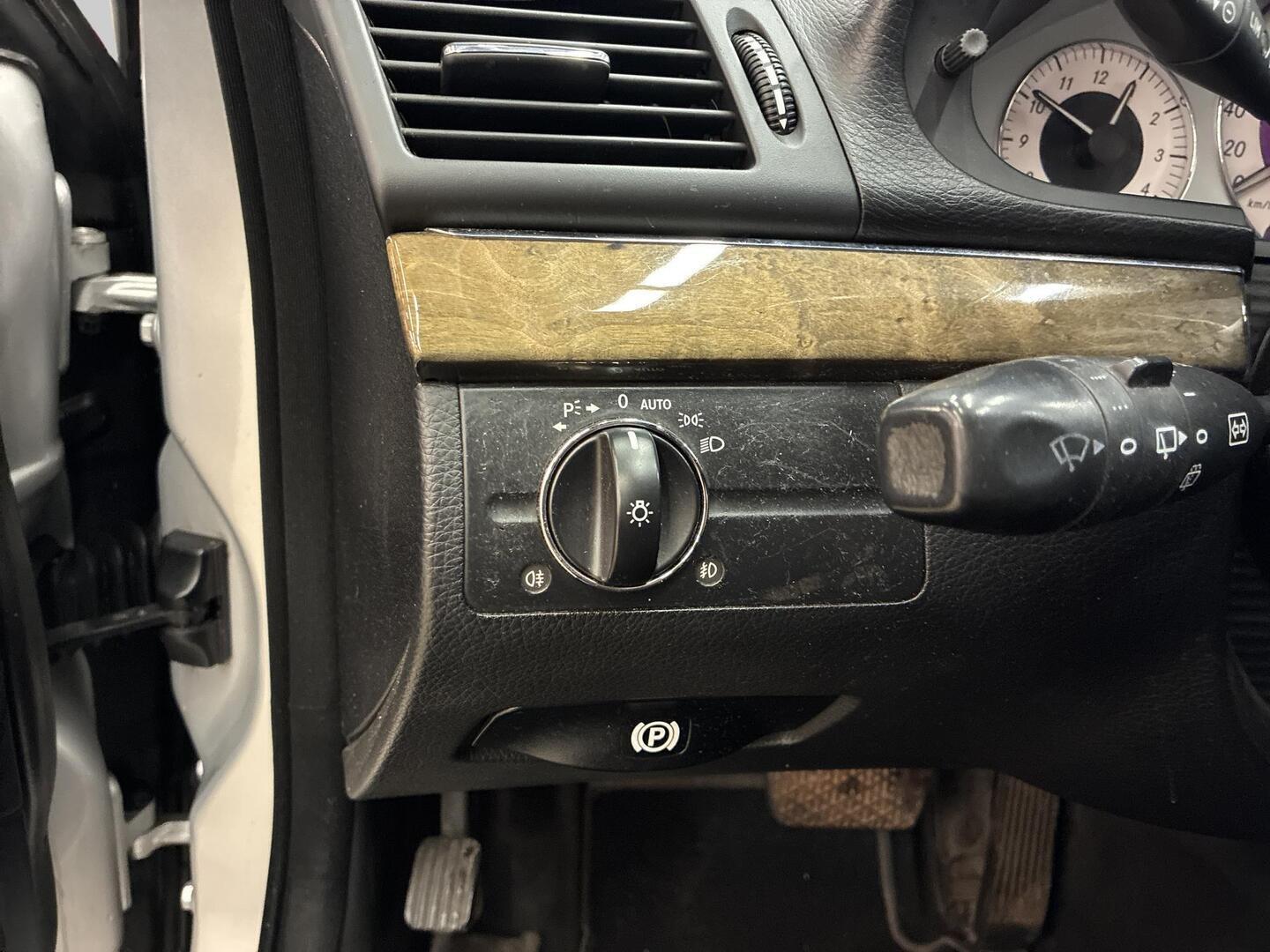 MERCEDES-BENZ E 2008